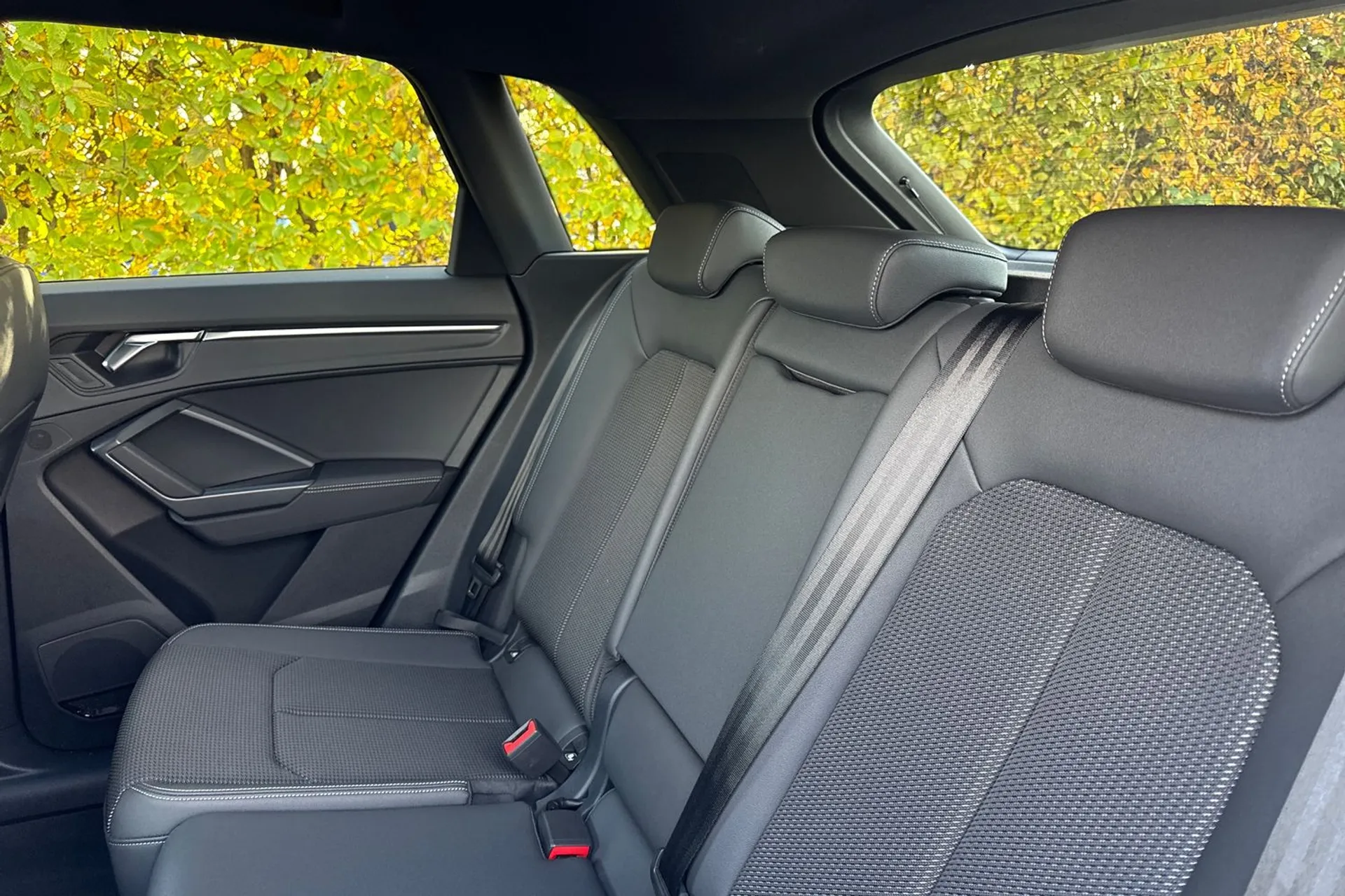 Audi Q3 thumbnail image number 35