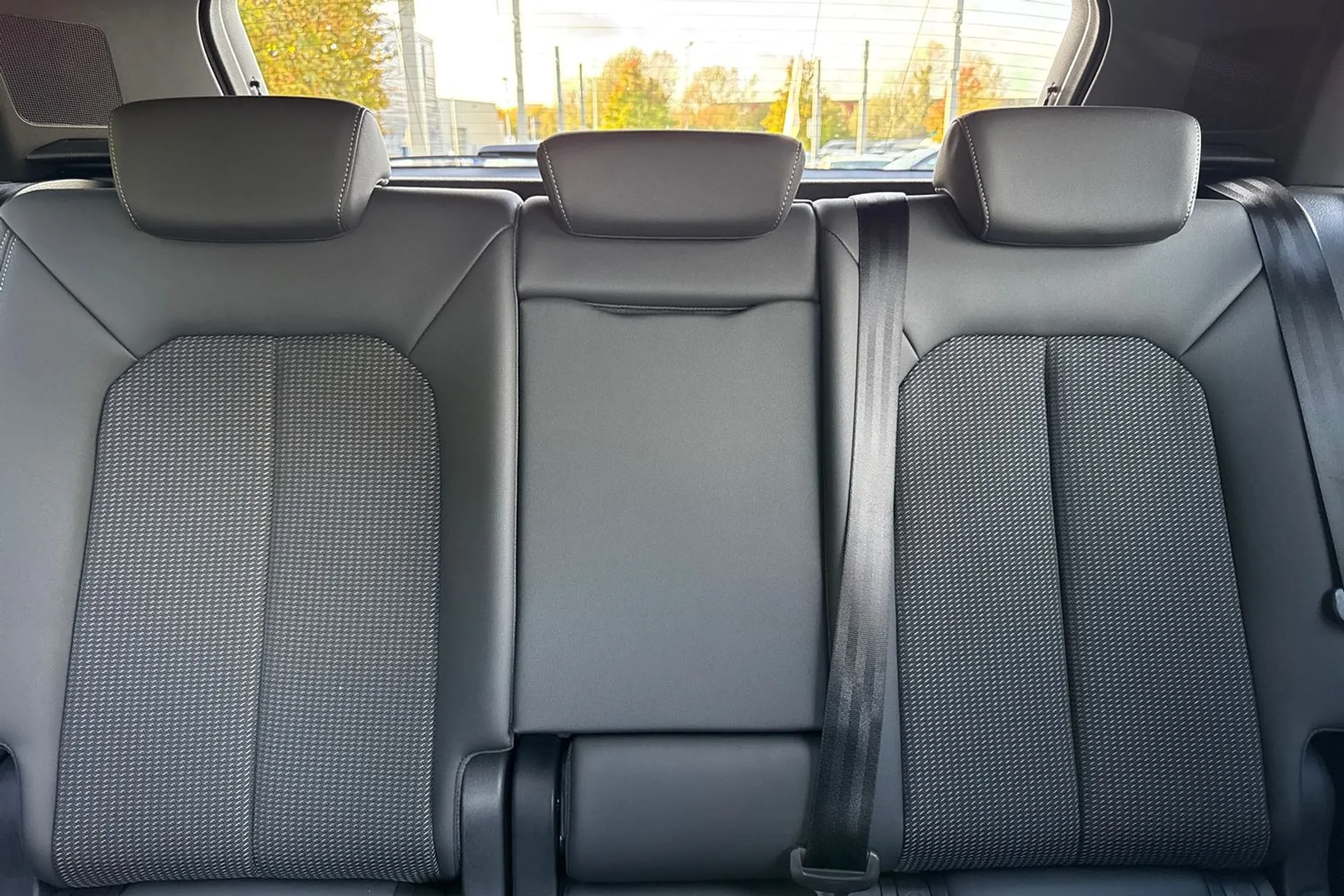 Audi Q3 thumbnail image number 37