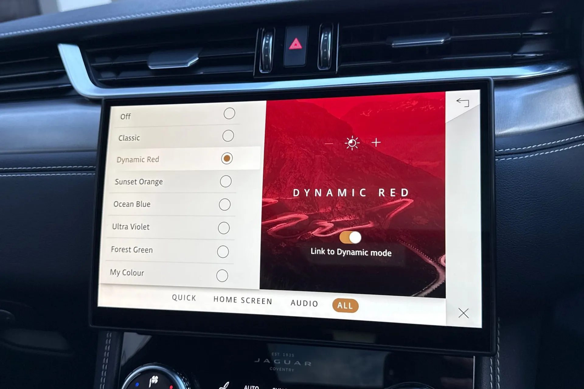 Jaguar F-PACE thumbnail image number 63