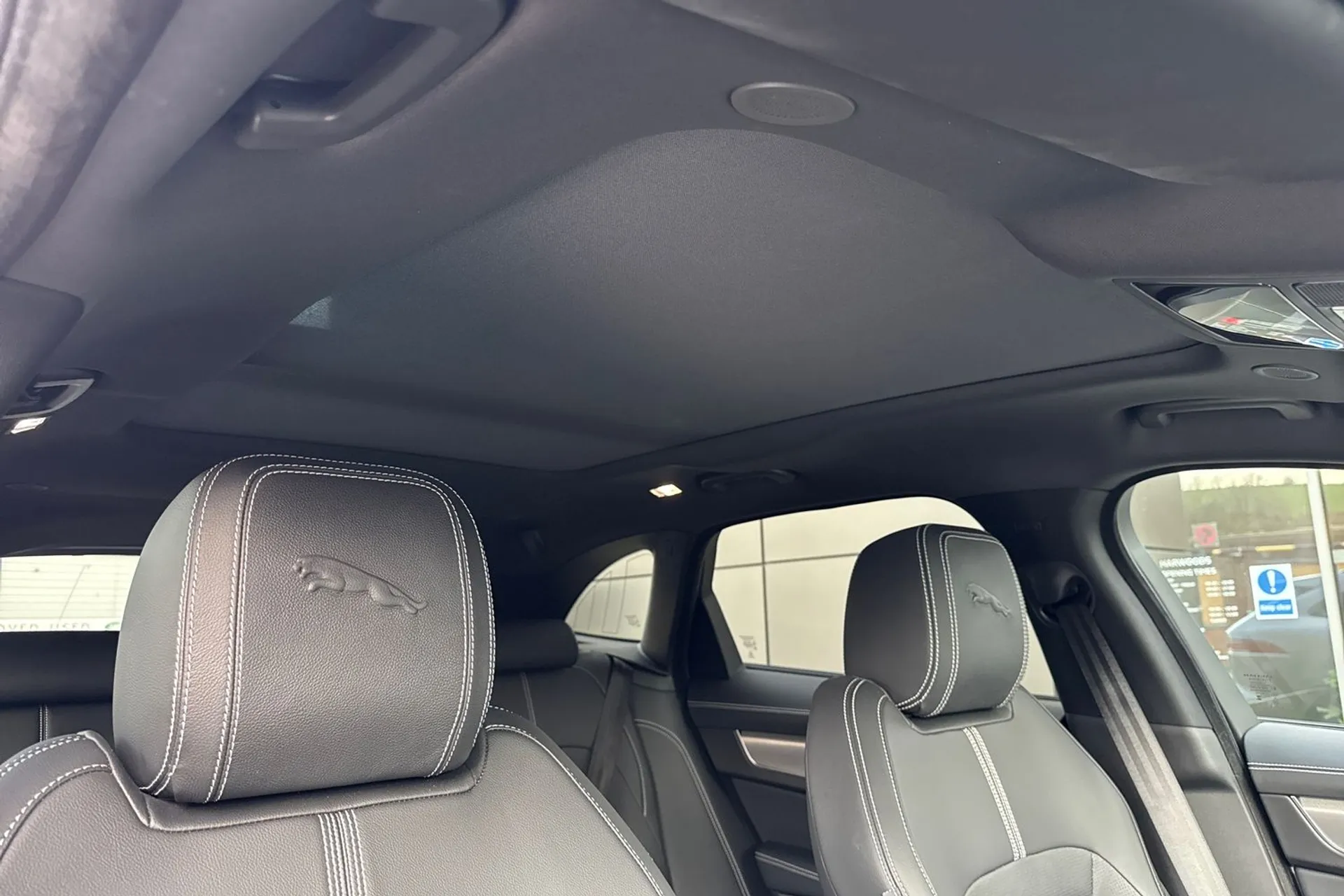 Jaguar F-PACE thumbnail image number 9