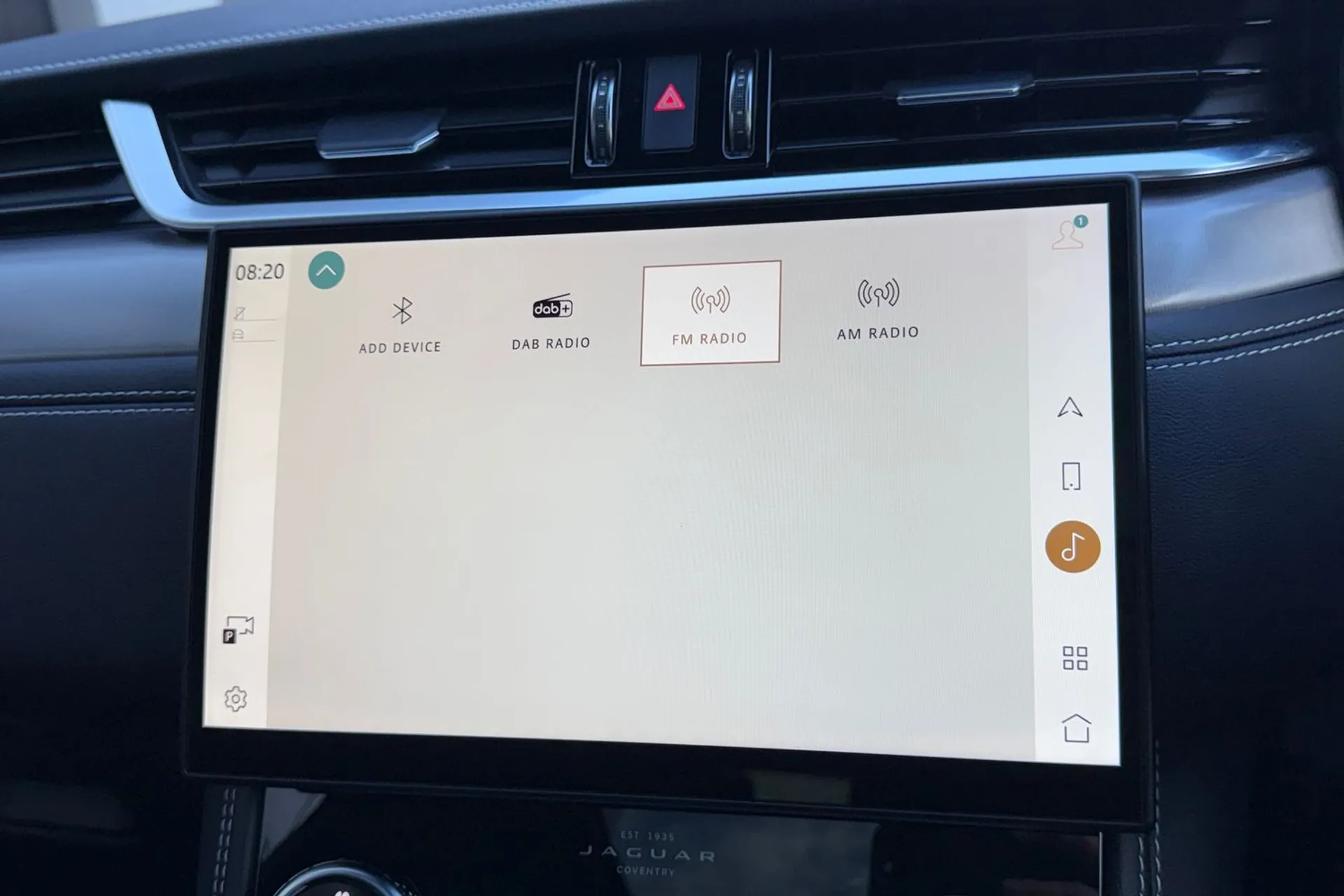 Jaguar F-PACE thumbnail image number 25