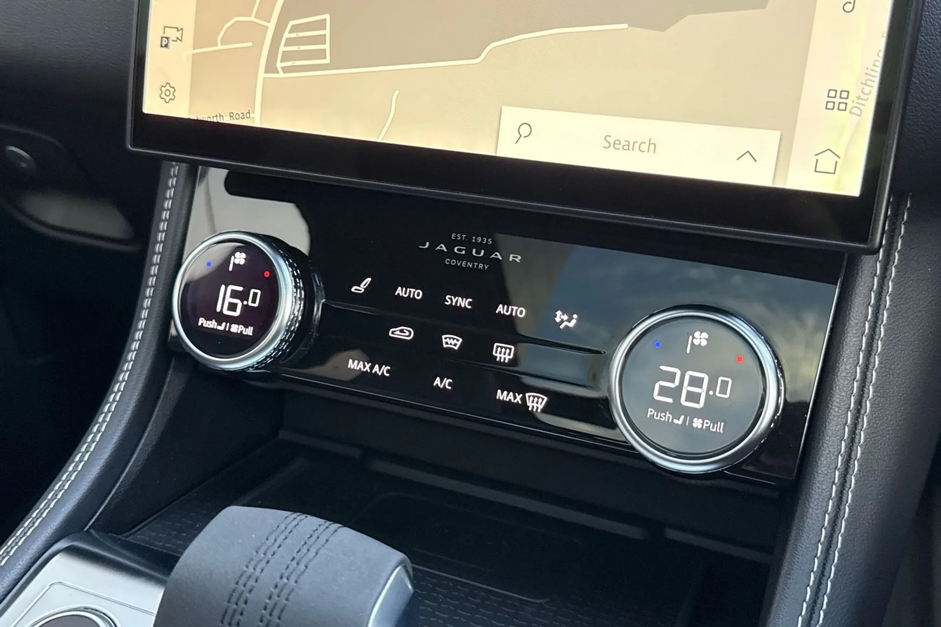 Jaguar F-PACE thumbnail image number 55