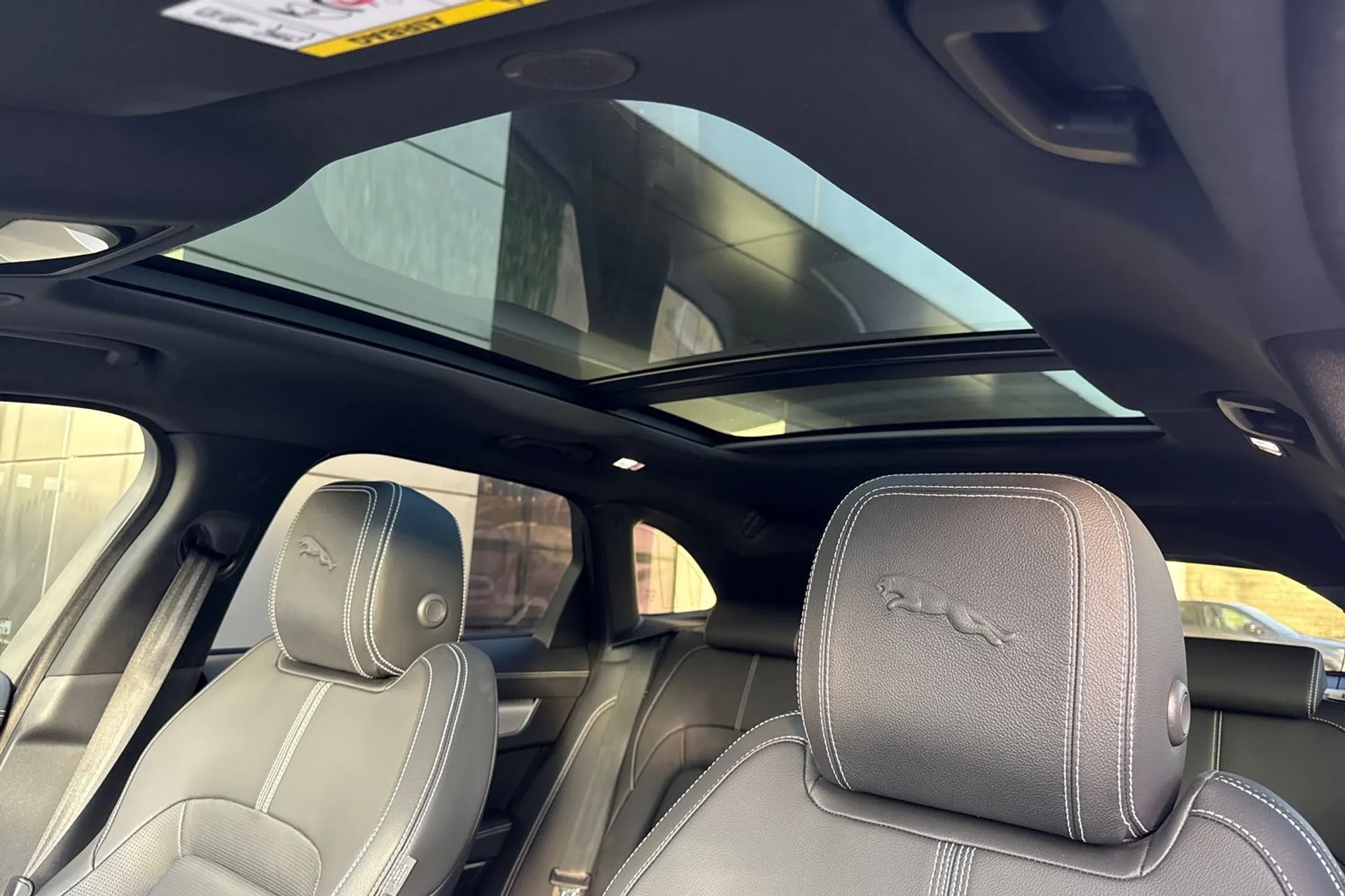 Jaguar F-PACE thumbnail image number 52