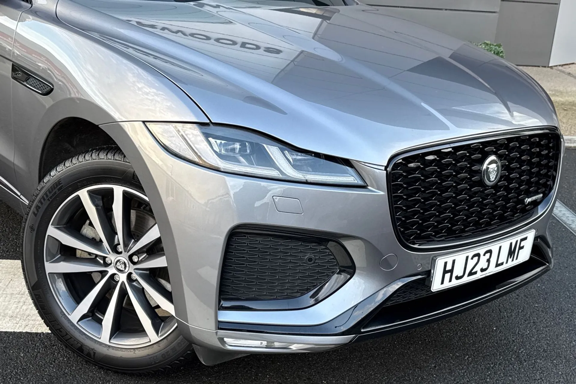 Jaguar F-PACE thumbnail image number 27