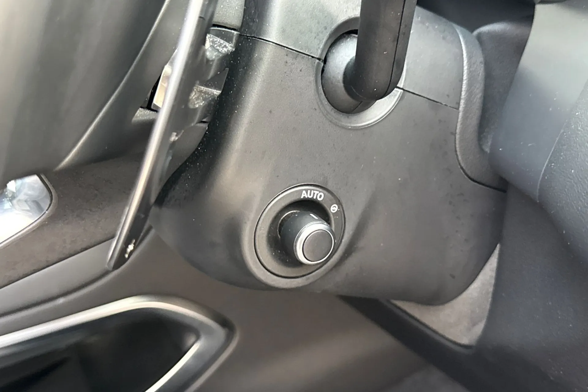 Jaguar F-PACE thumbnail image number 21