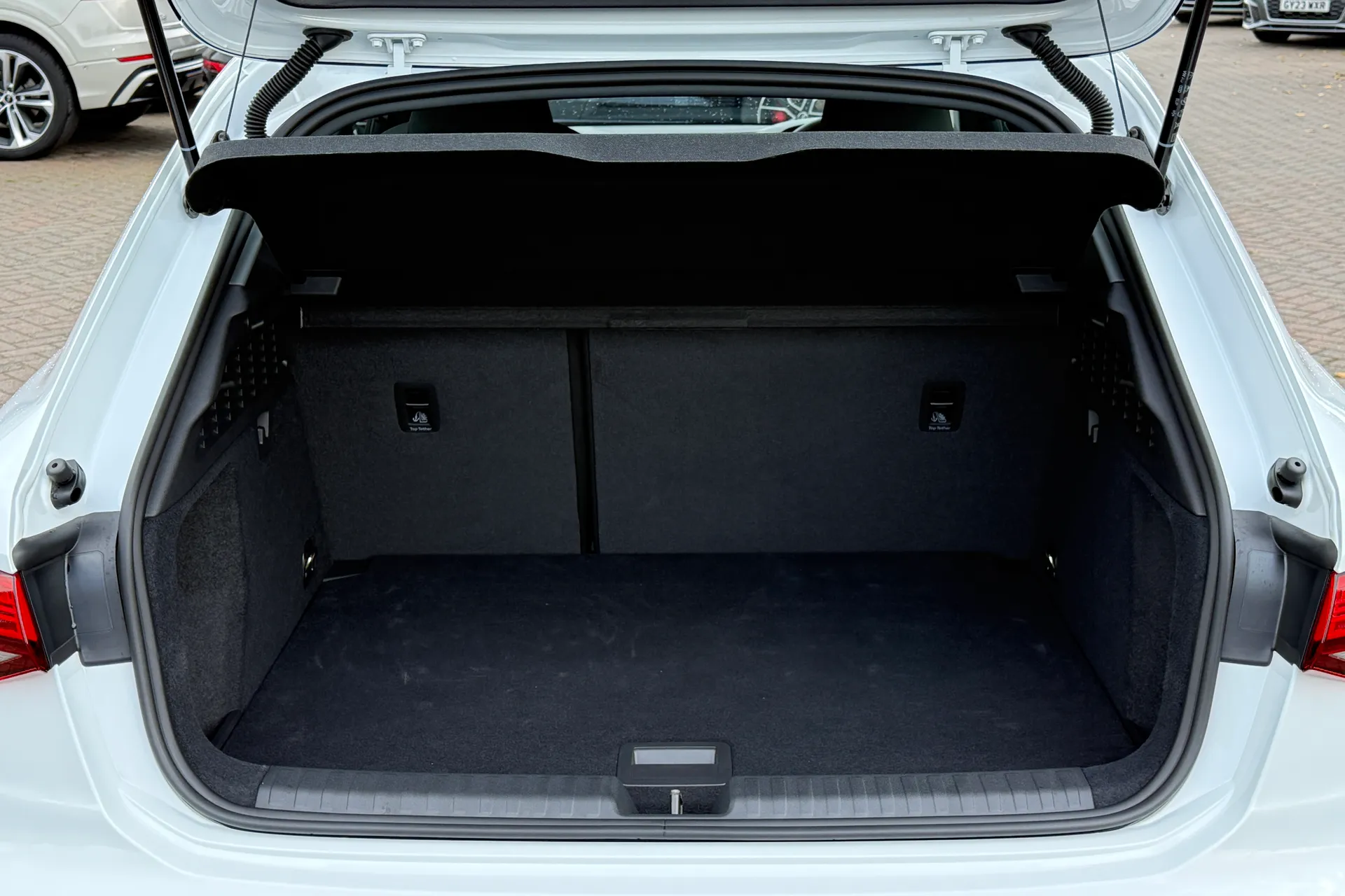 Audi A3 thumbnail image number 32