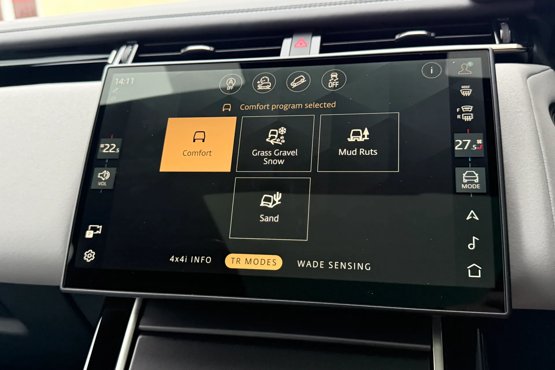 LAND ROVER RANGE ROVER VELAR thumbnail image number 63