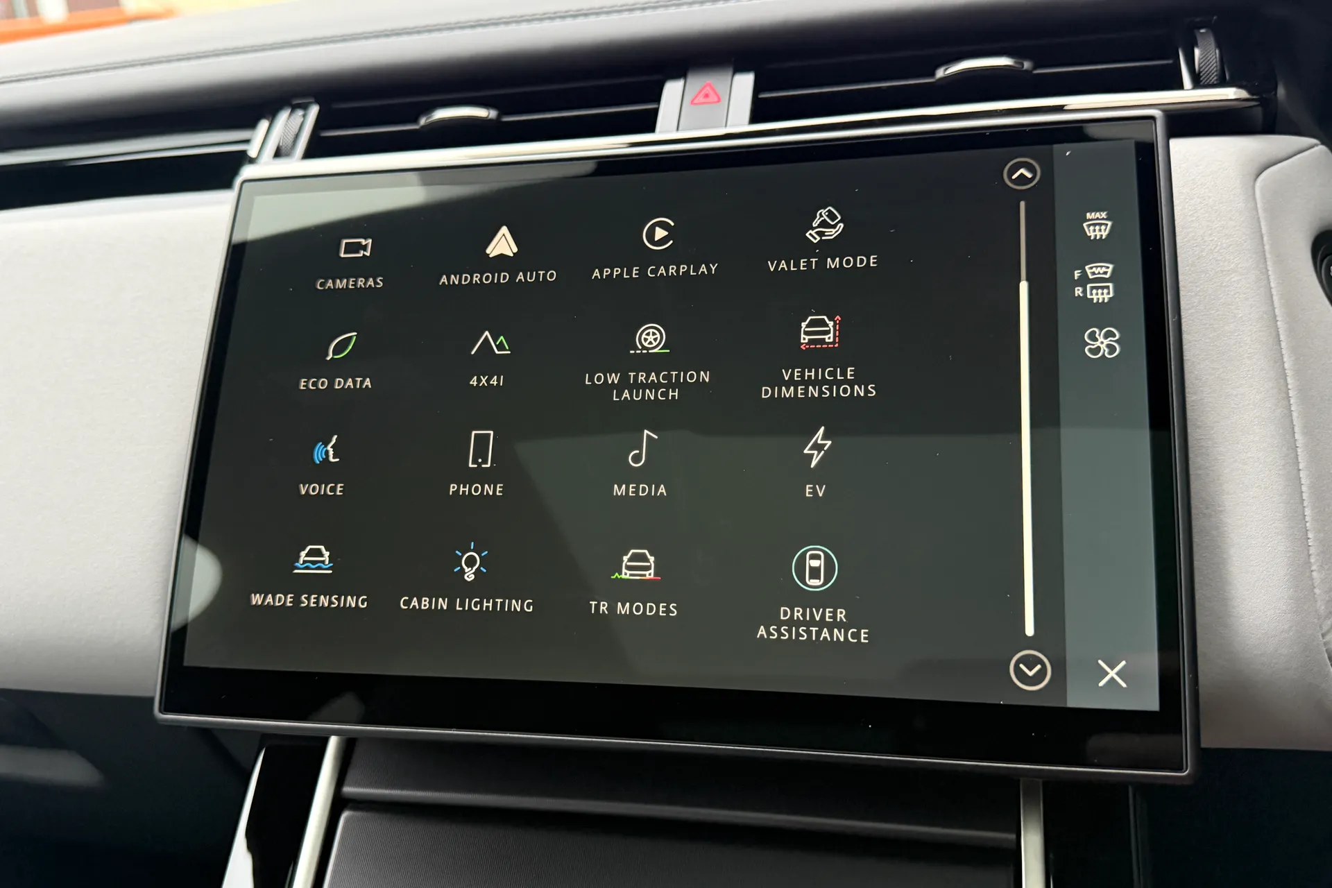 LAND ROVER RANGE ROVER VELAR thumbnail image number 62