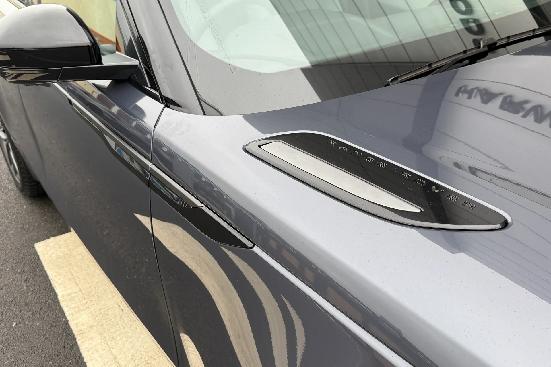 LAND ROVER RANGE ROVER VELAR thumbnail image number 28