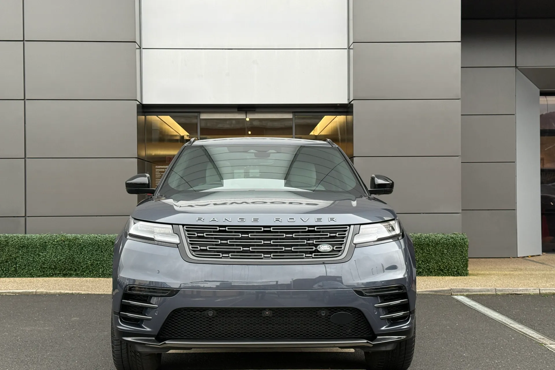 LAND ROVER RANGE ROVER VELAR thumbnail image number 11