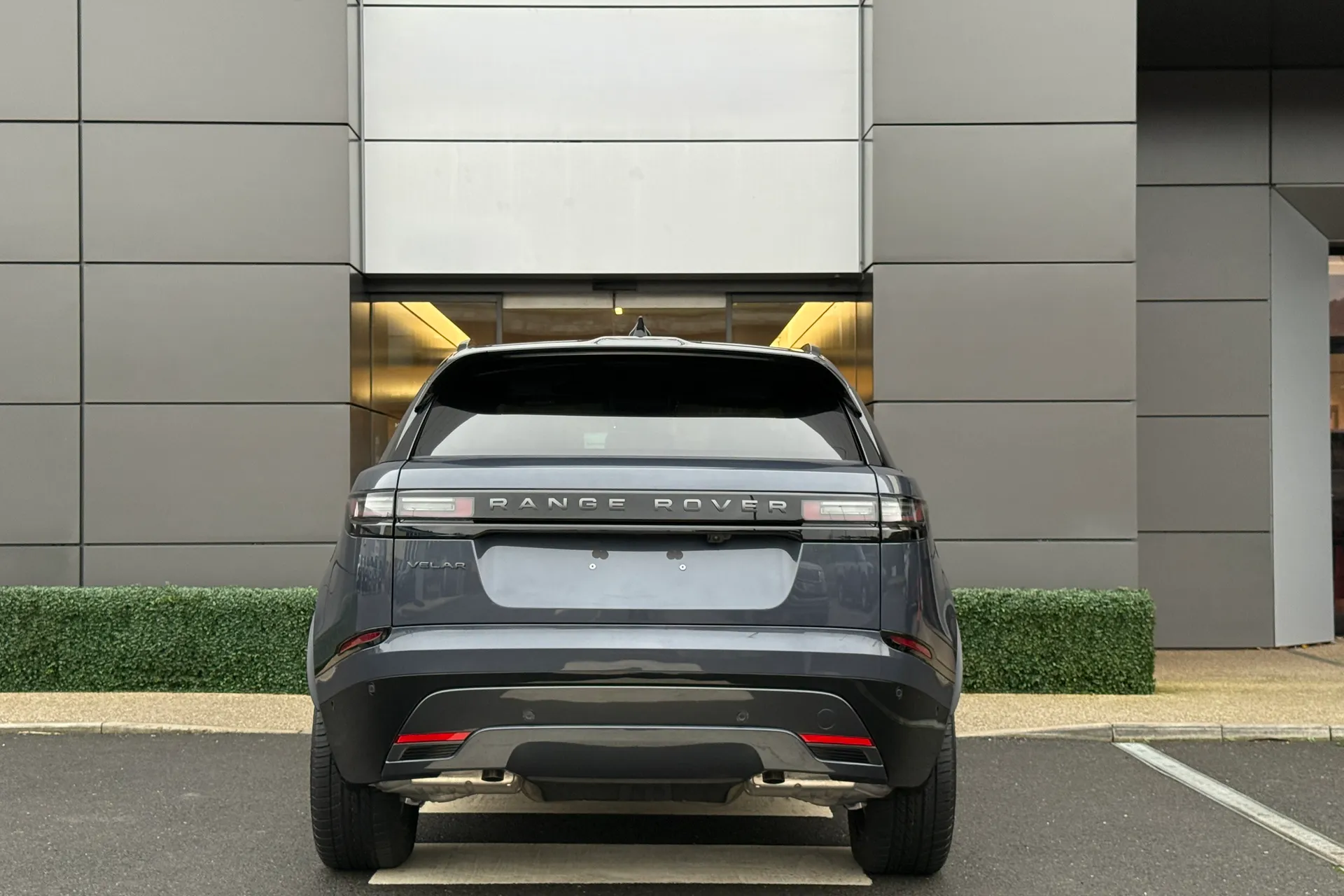 LAND ROVER RANGE ROVER VELAR thumbnail image number 14