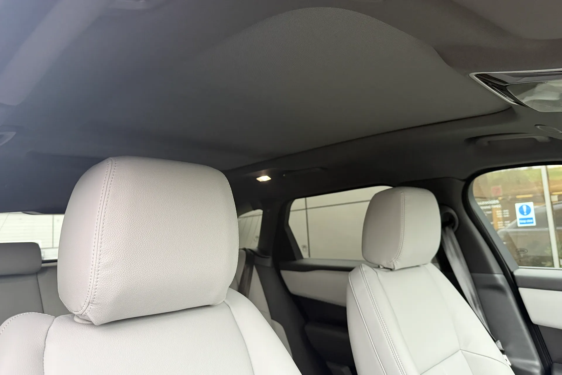 LAND ROVER RANGE ROVER VELAR thumbnail image number 8