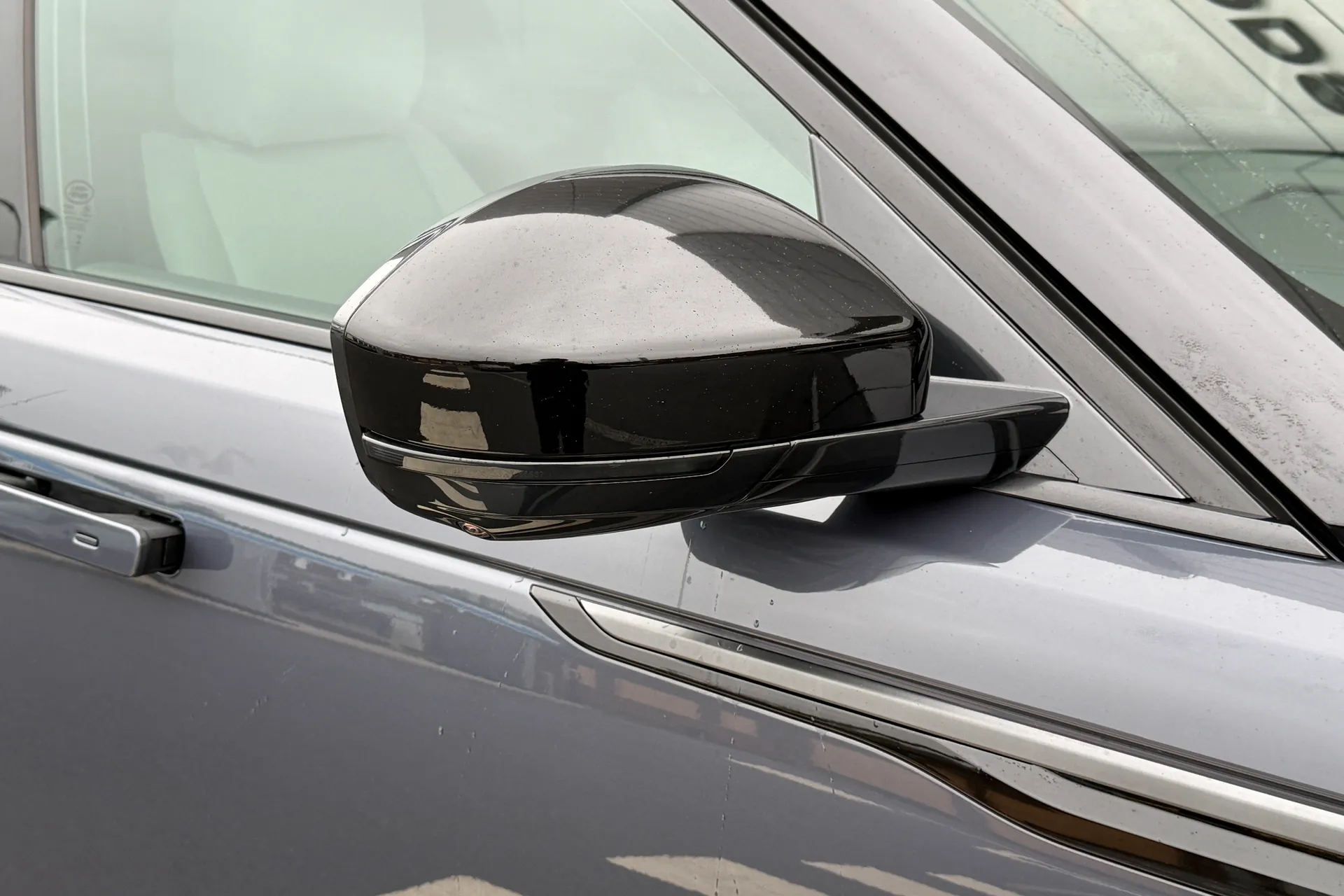 LAND ROVER RANGE ROVER VELAR thumbnail image number 27