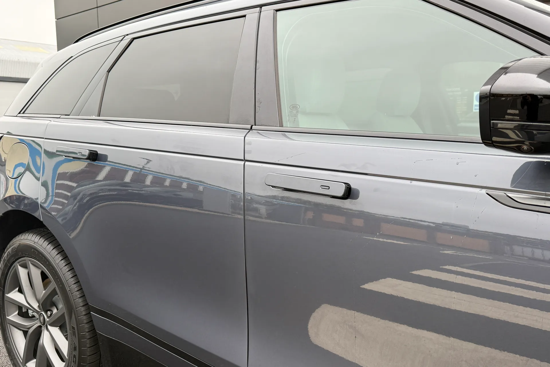 LAND ROVER RANGE ROVER VELAR thumbnail image number 25