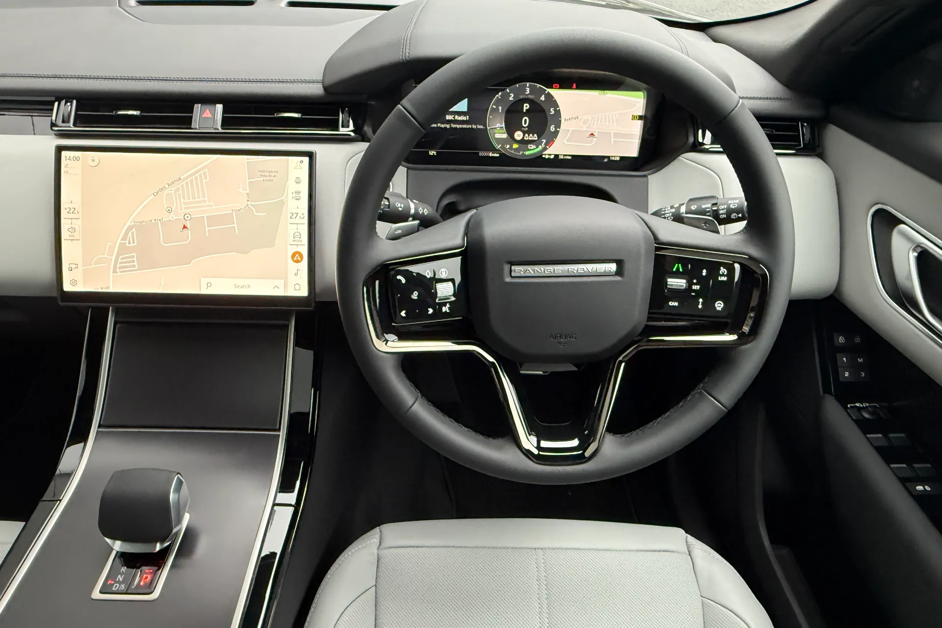 LAND ROVER RANGE ROVER VELAR thumbnail image number 29