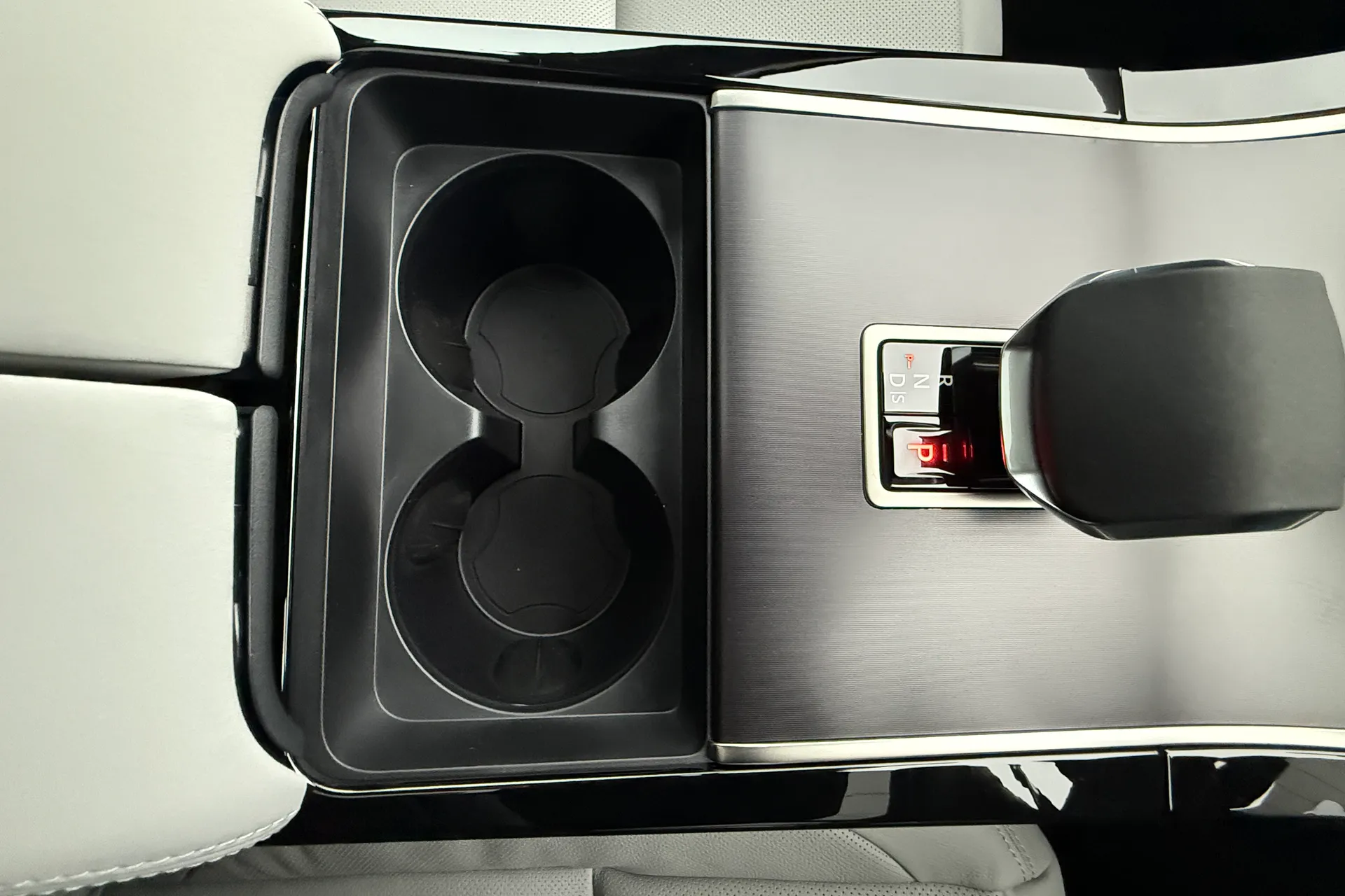 LAND ROVER RANGE ROVER VELAR thumbnail image number 57