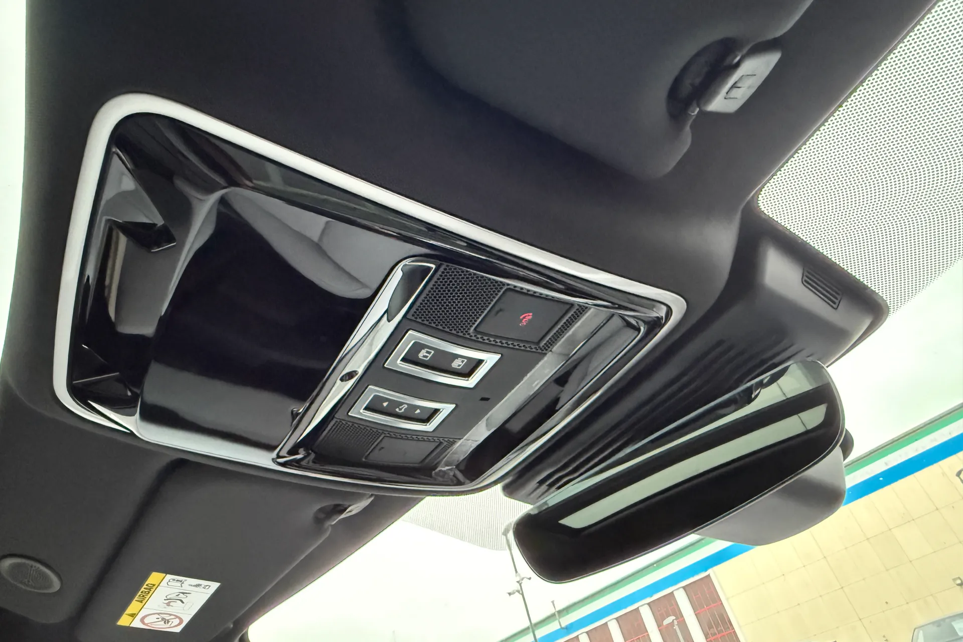 LAND ROVER RANGE ROVER VELAR thumbnail image number 55