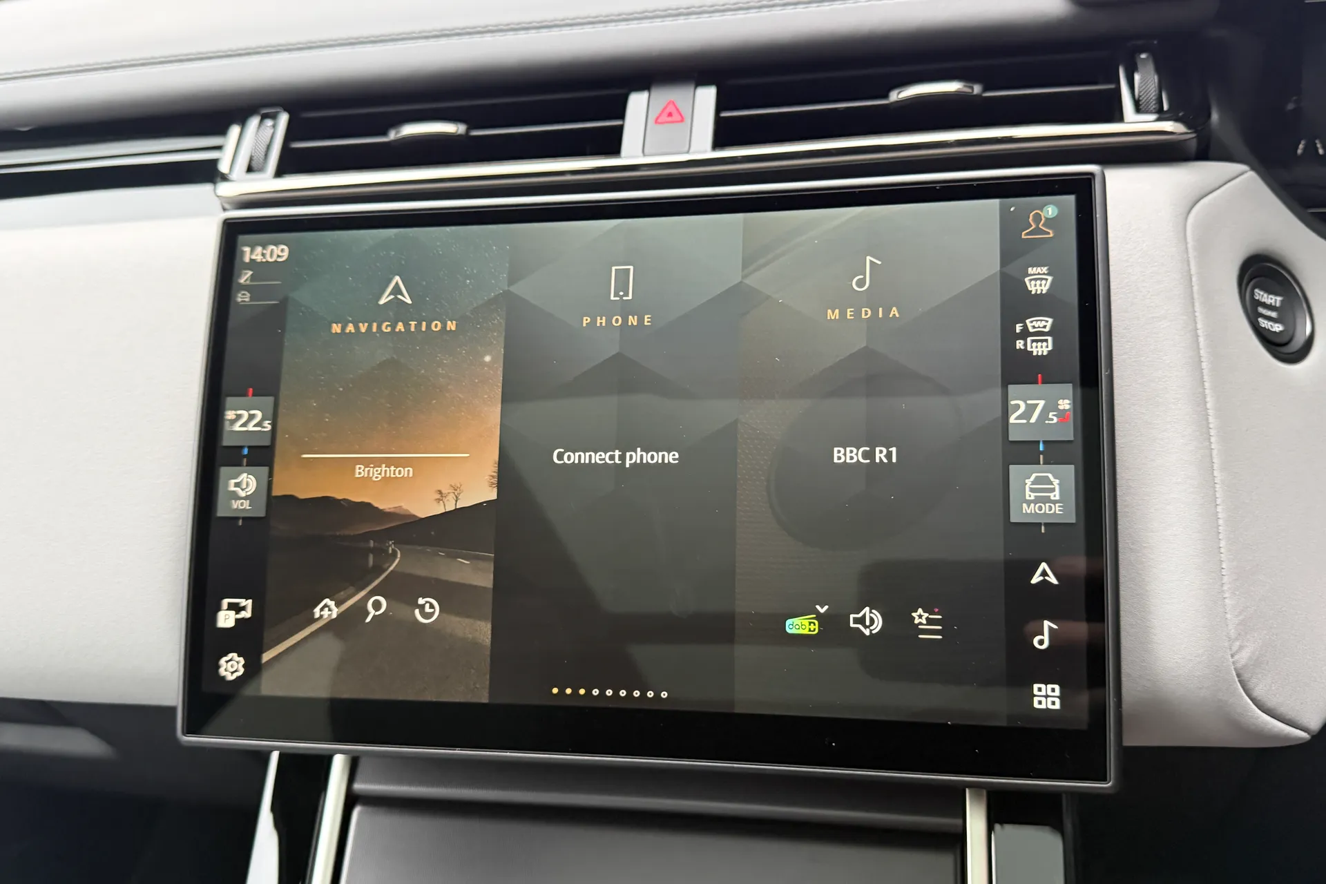 LAND ROVER RANGE ROVER VELAR thumbnail image number 58