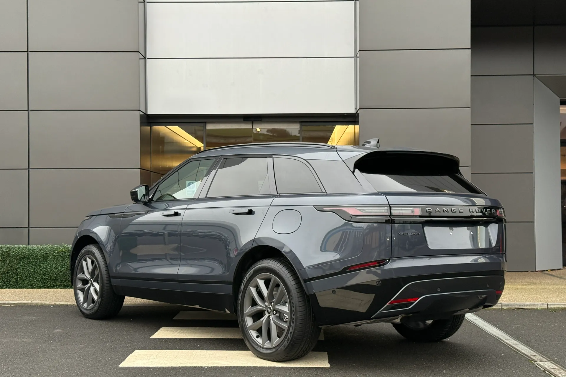 LAND ROVER RANGE ROVER VELAR thumbnail image number 15