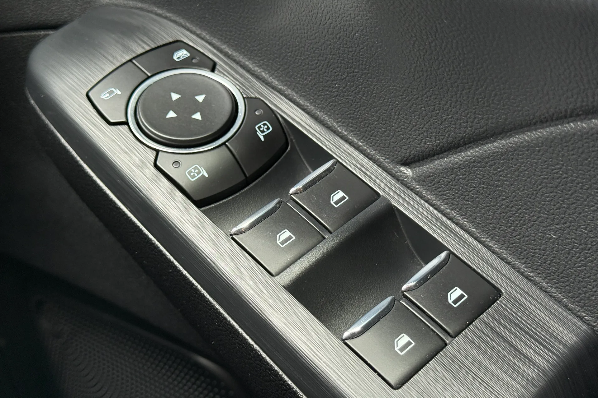 FORD KUGA thumbnail image number 20