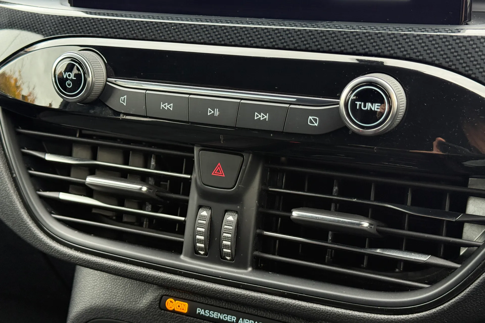 FORD KUGA thumbnail image number 16