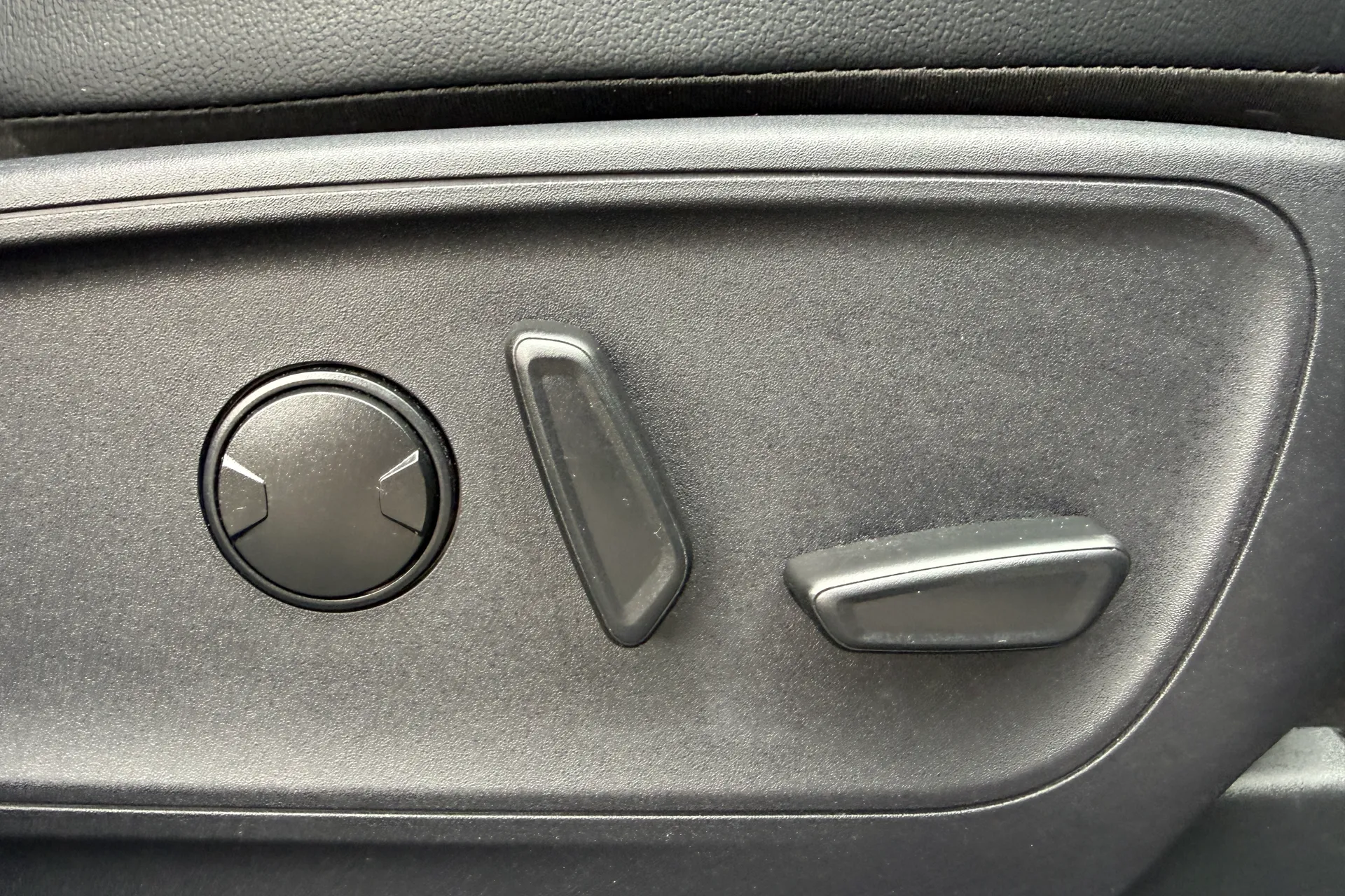 FORD KUGA thumbnail image number 17