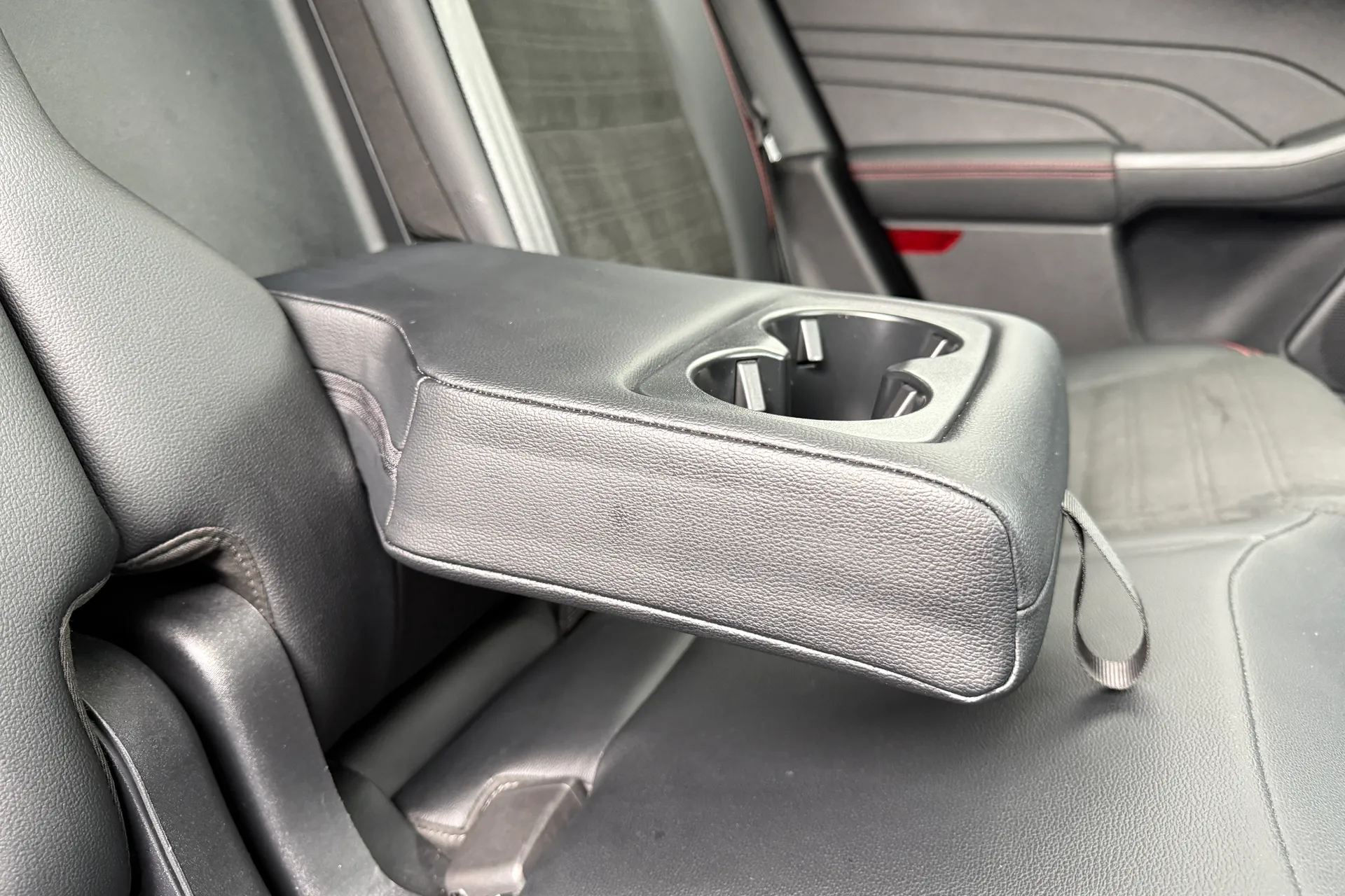 FORD KUGA thumbnail image number 48