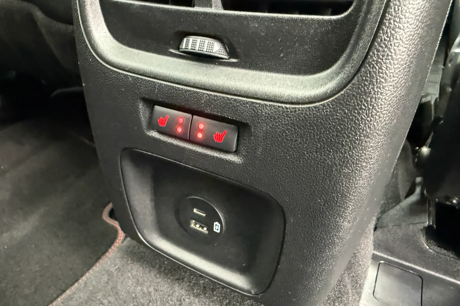 FORD KUGA thumbnail image number 18