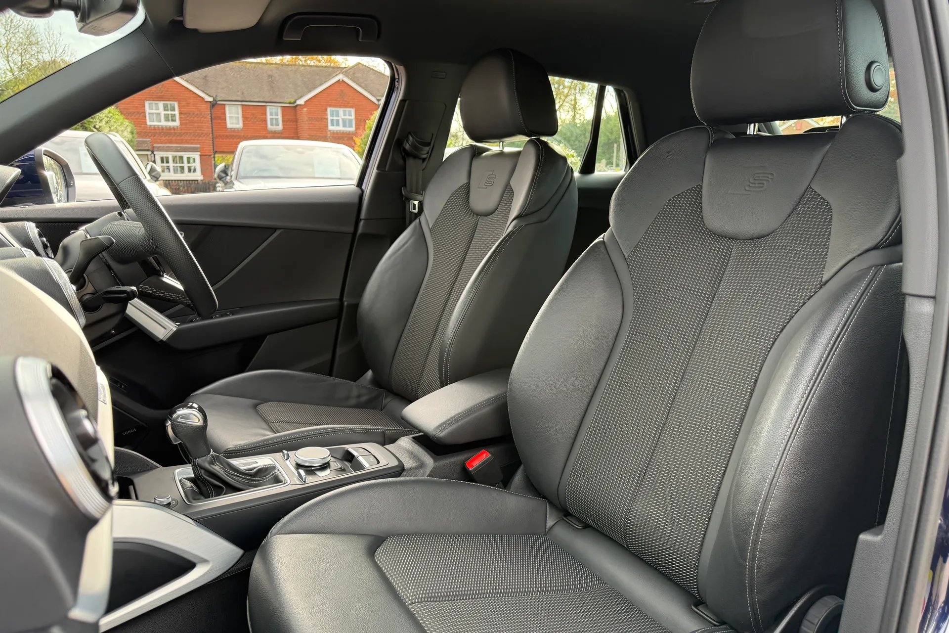 Audi Q2 thumbnail image number 27