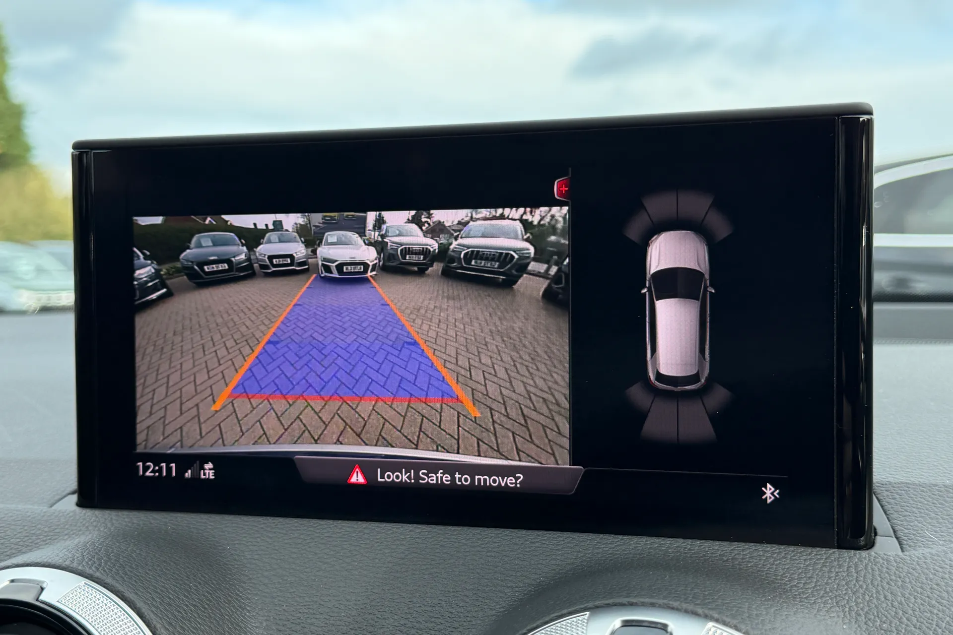 Audi Q2 thumbnail image number 4