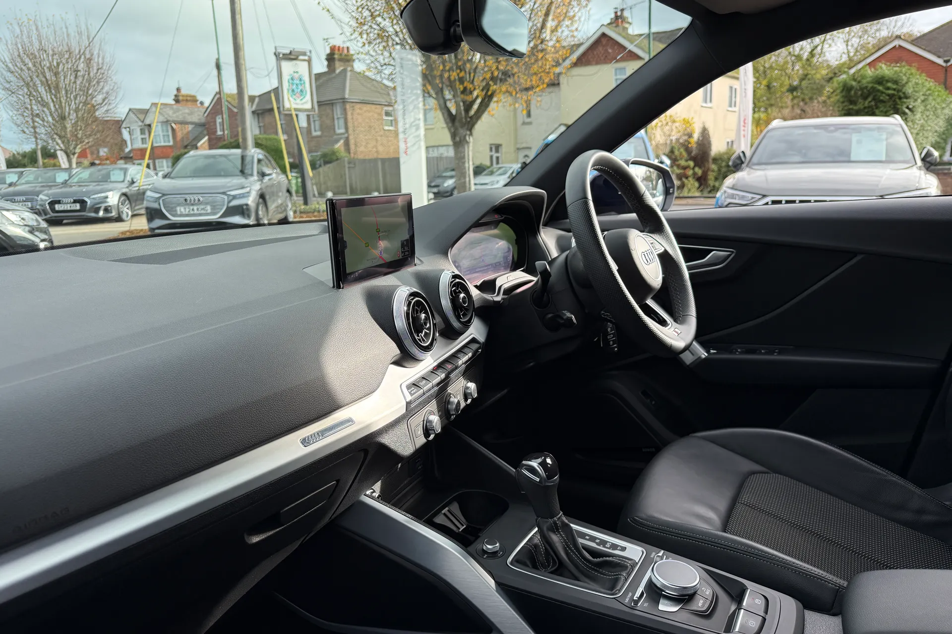 Audi Q2 thumbnail image number 26