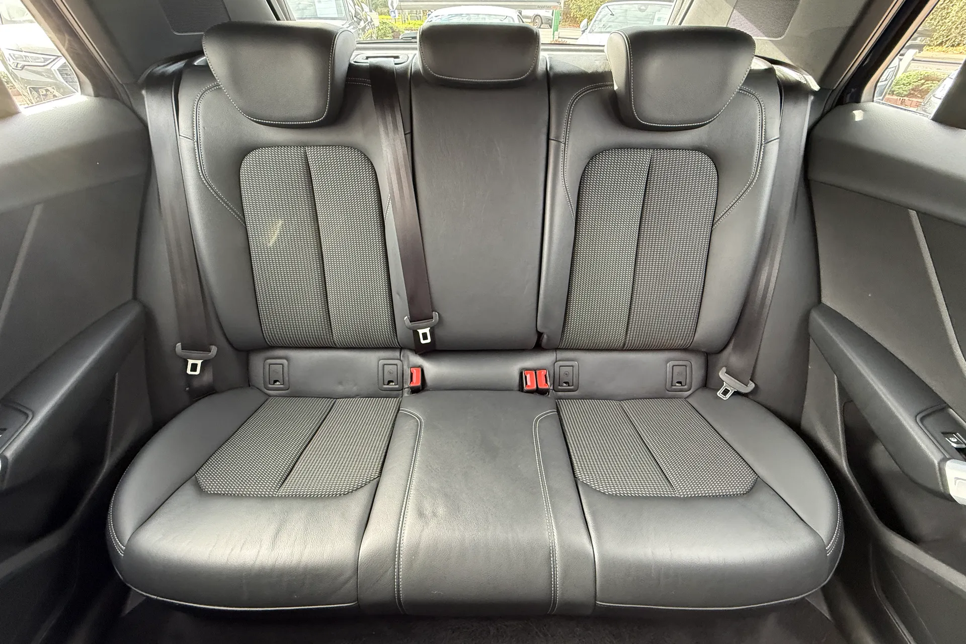 Audi Q2 thumbnail image number 34