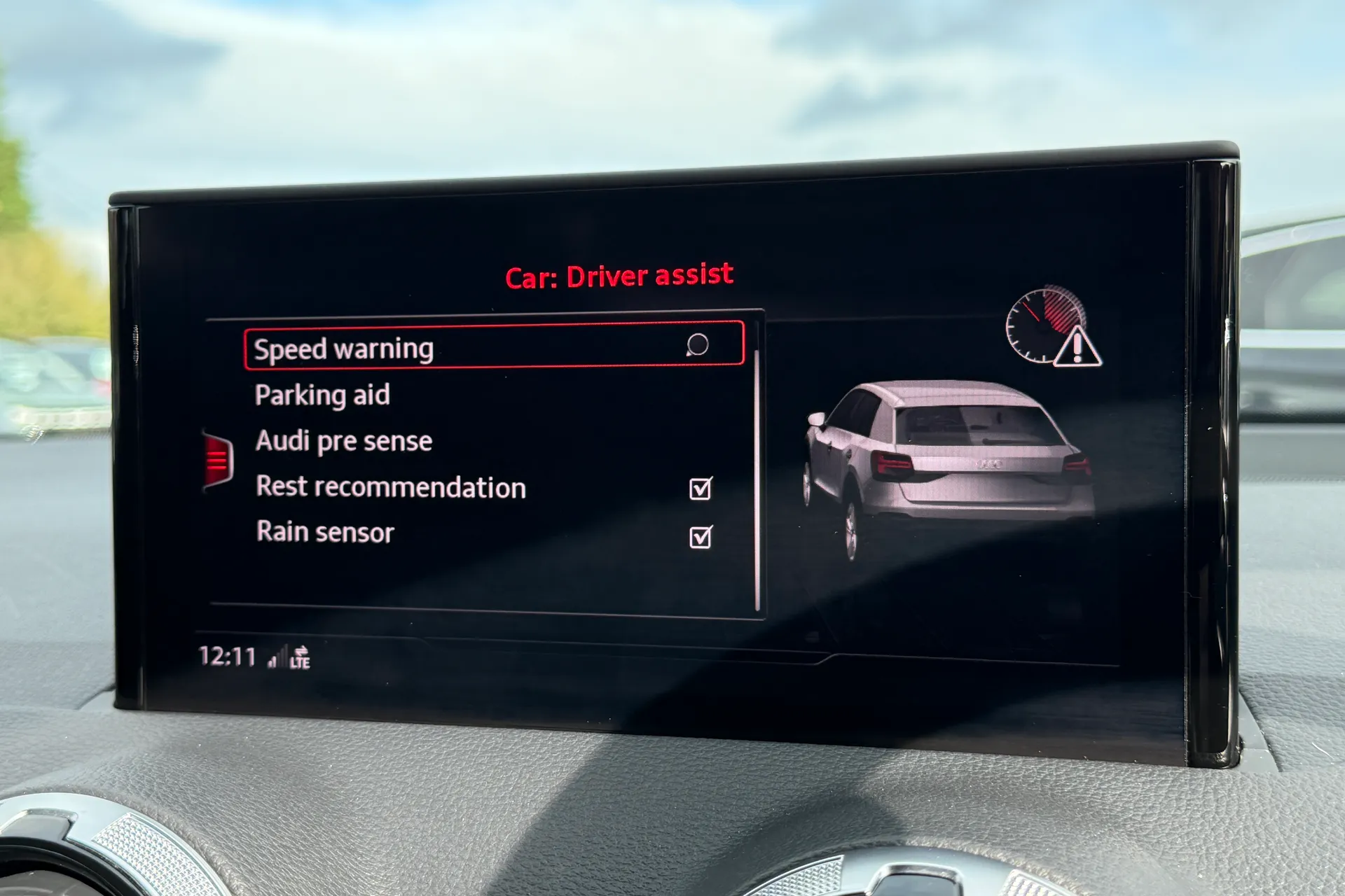 Audi Q2 thumbnail image number 10