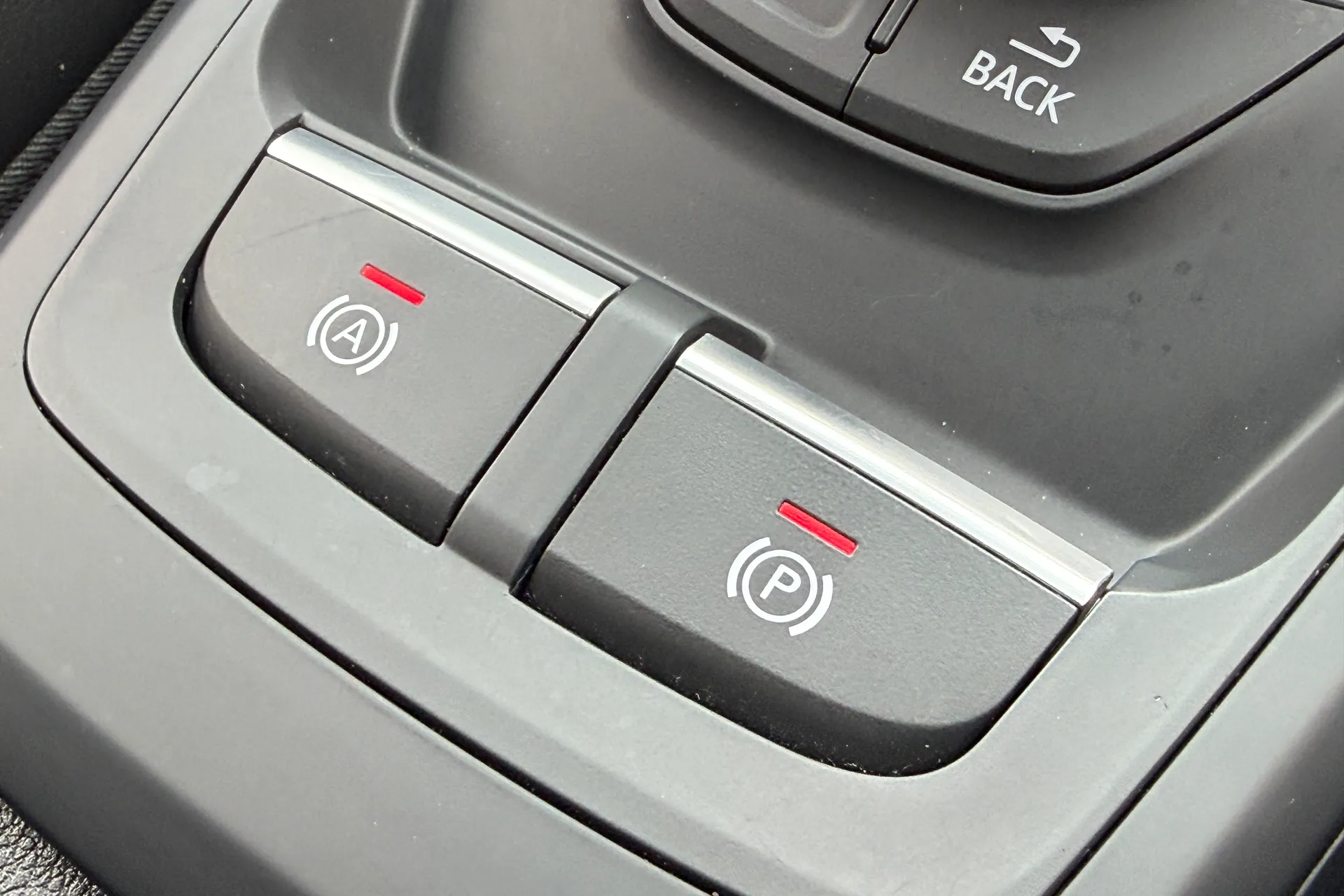 Audi Q2 thumbnail image number 37