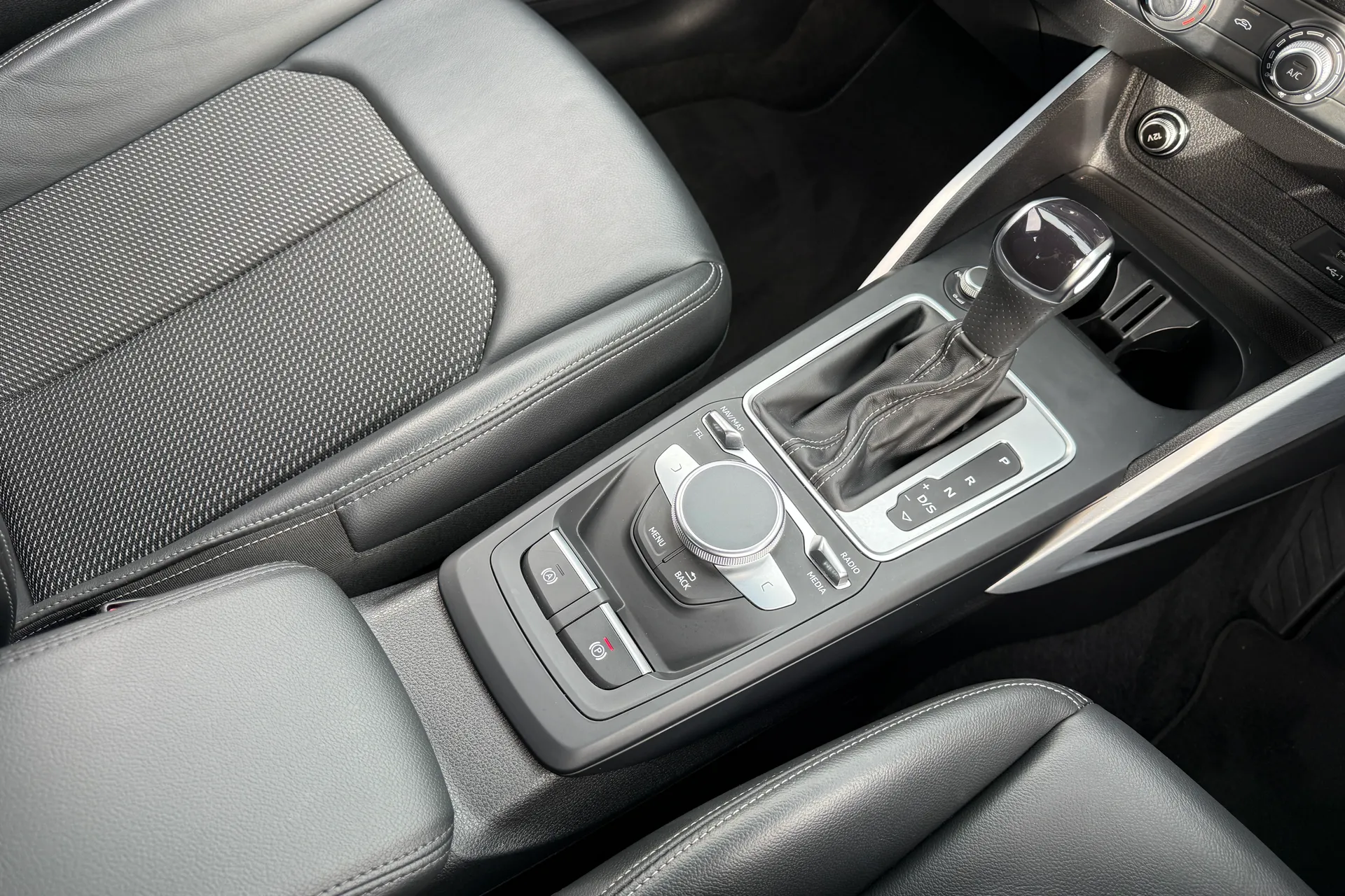 Audi Q2 thumbnail image number 36