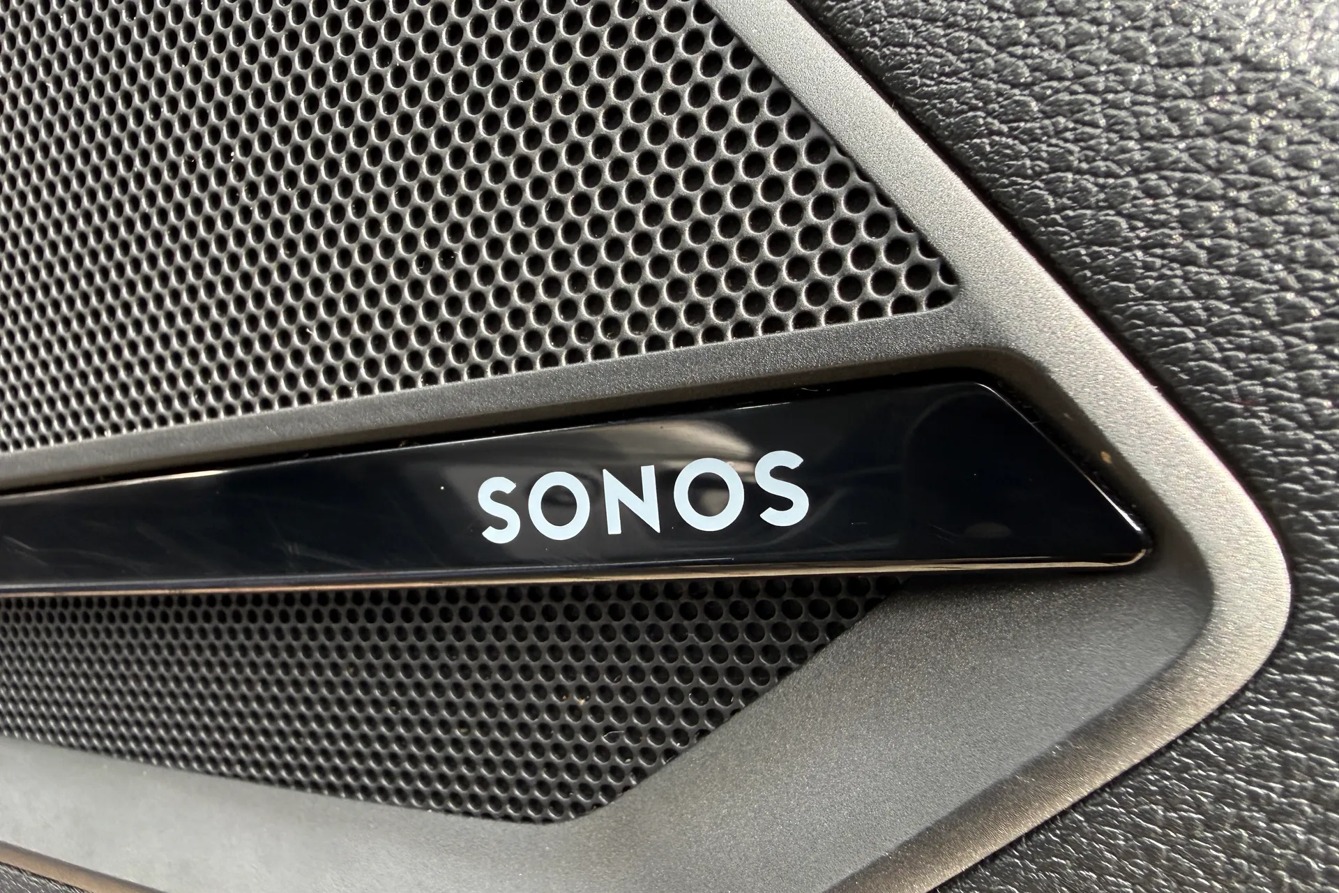 Audi Q2 thumbnail image number 15