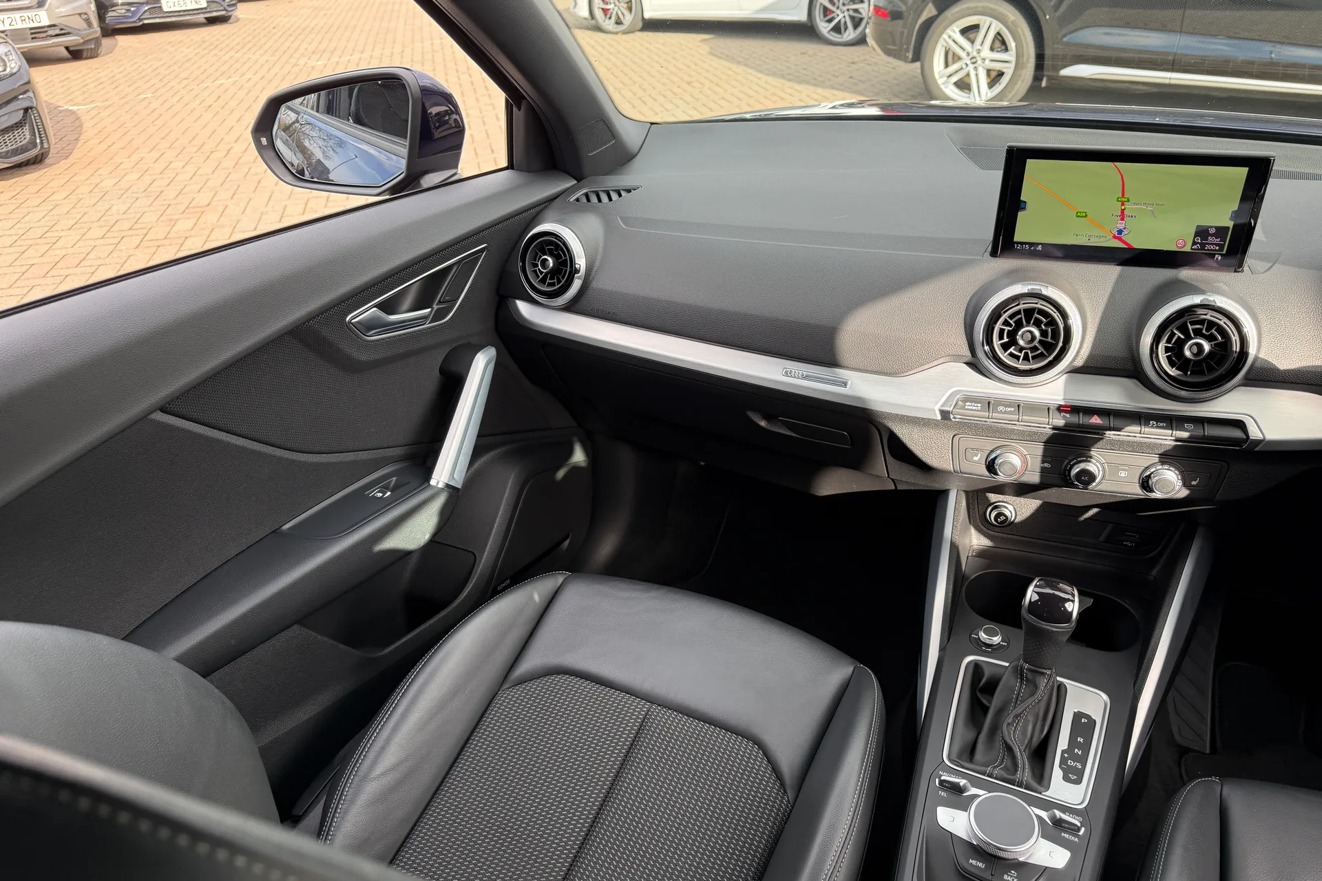 Audi Q2 thumbnail image number 35