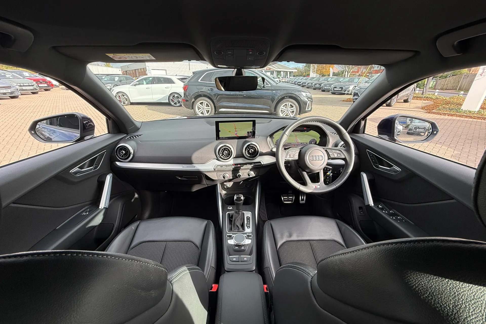 Audi Q2 thumbnail image number 3