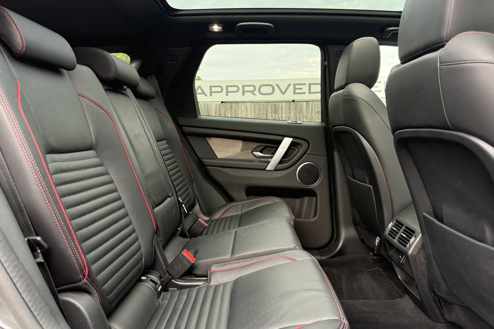 LAND ROVER DISCOVERY SPORT thumbnail image number 36