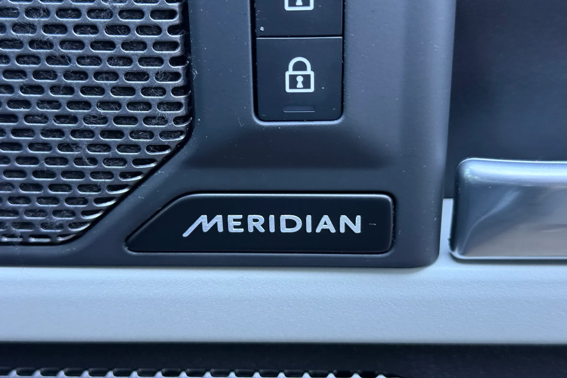 LAND ROVER DEFENDER thumbnail image number 21