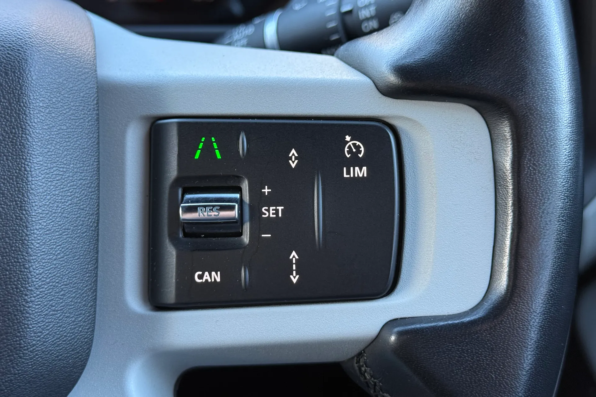 LAND ROVER DEFENDER thumbnail image number 27