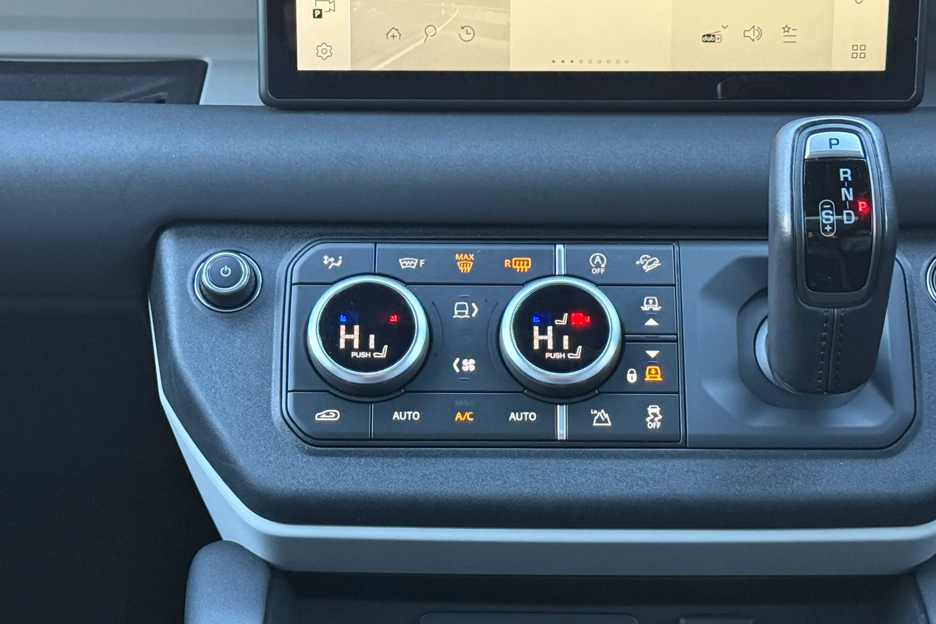 LAND ROVER DEFENDER thumbnail image number 16