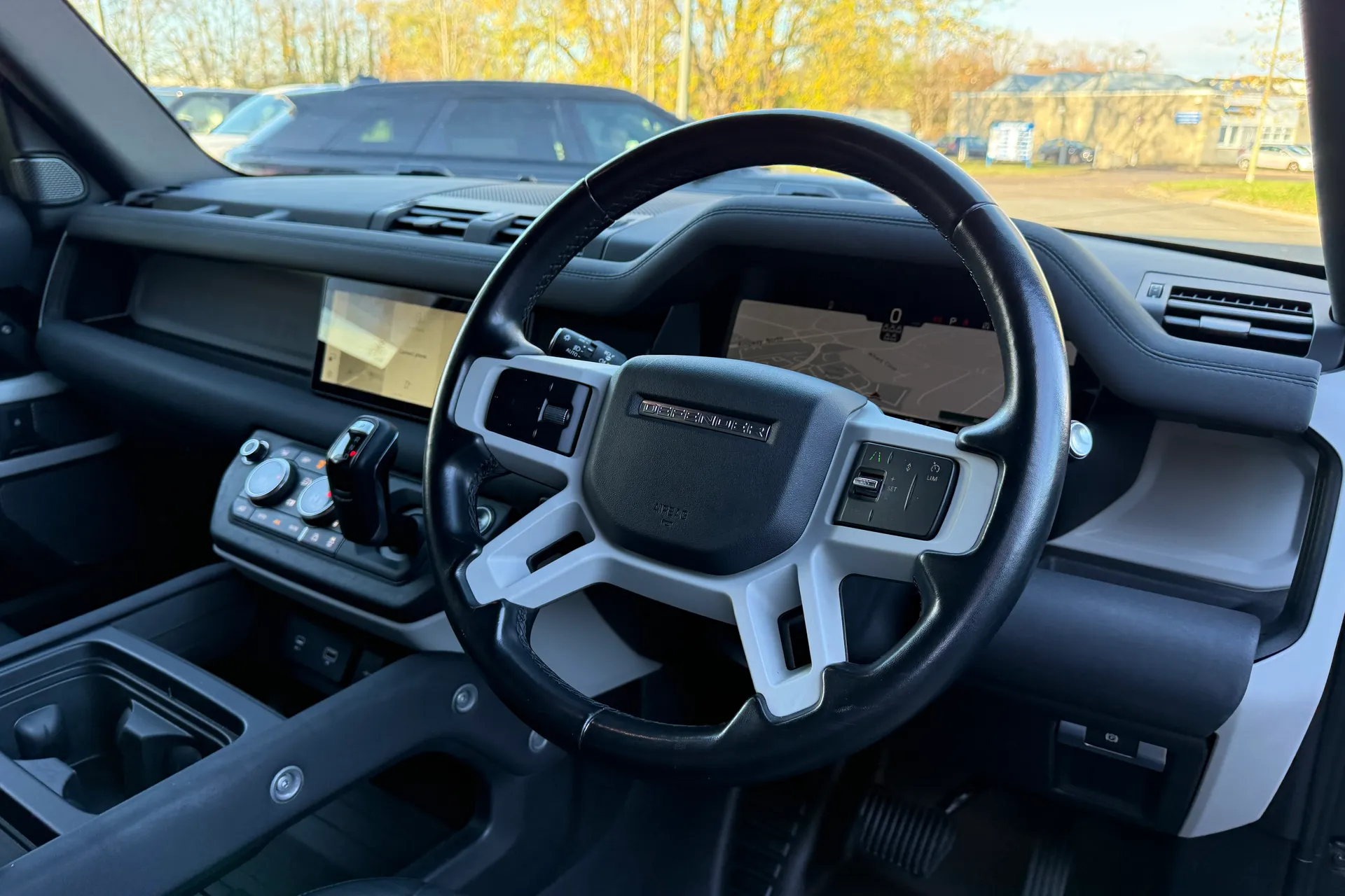 LAND ROVER DEFENDER thumbnail image number 31