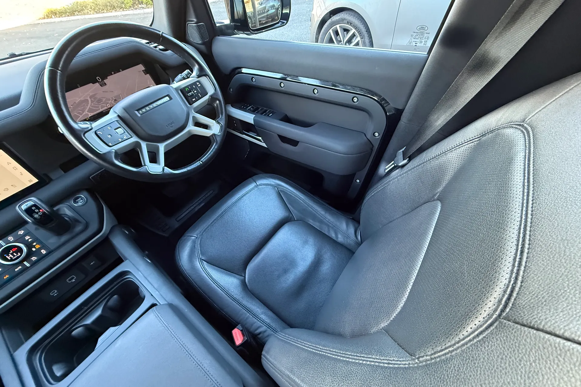 LAND ROVER DEFENDER thumbnail image number 13