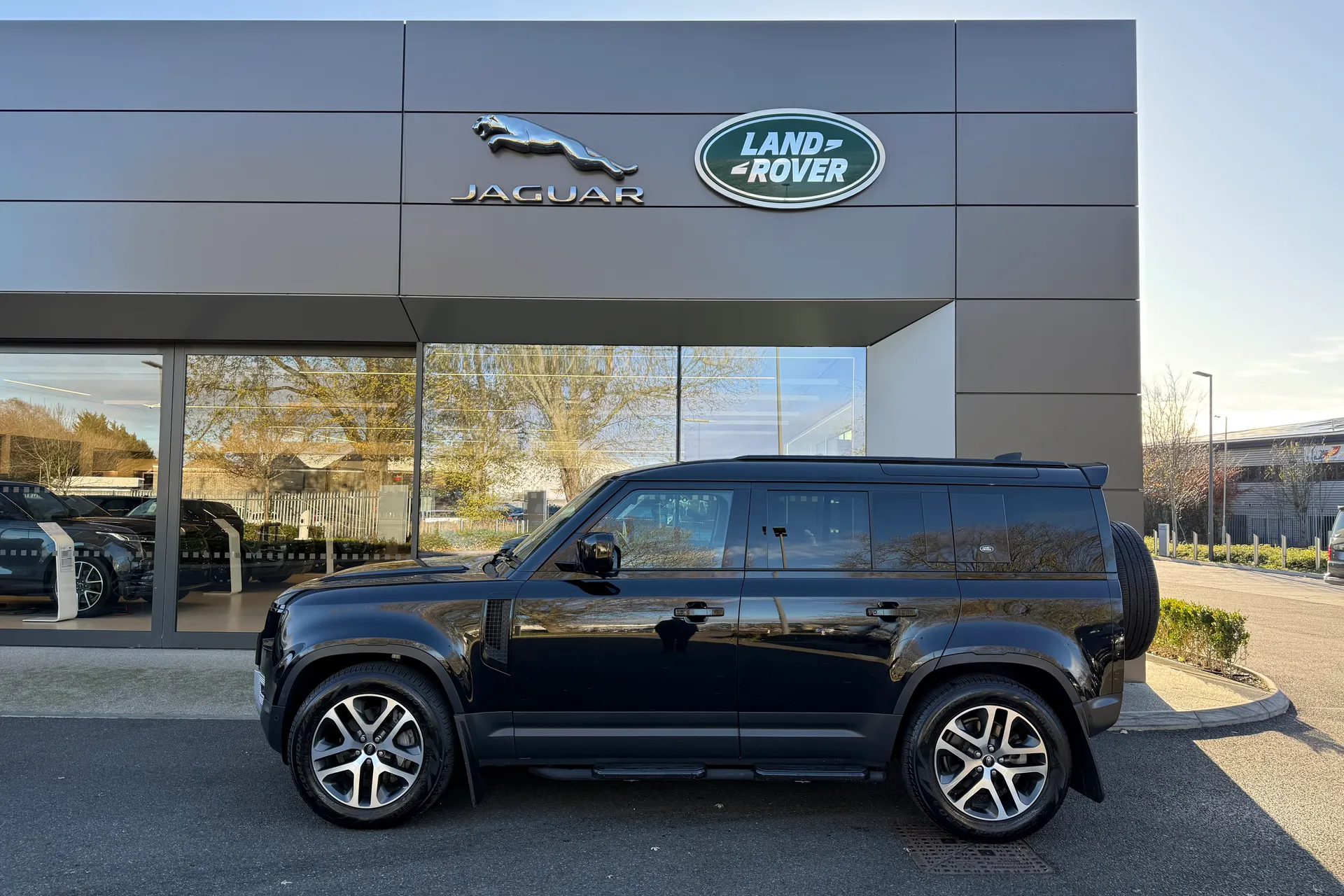 LAND ROVER DEFENDER thumbnail image number 26