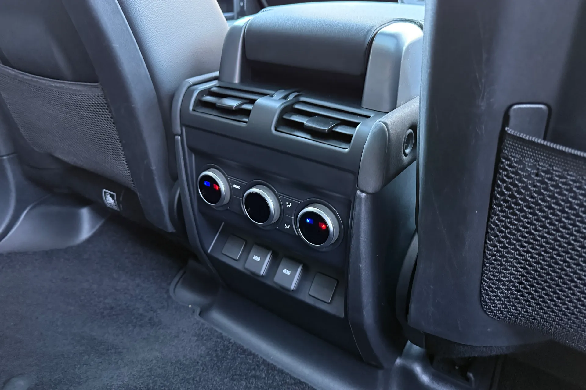 LAND ROVER DEFENDER thumbnail image number 38