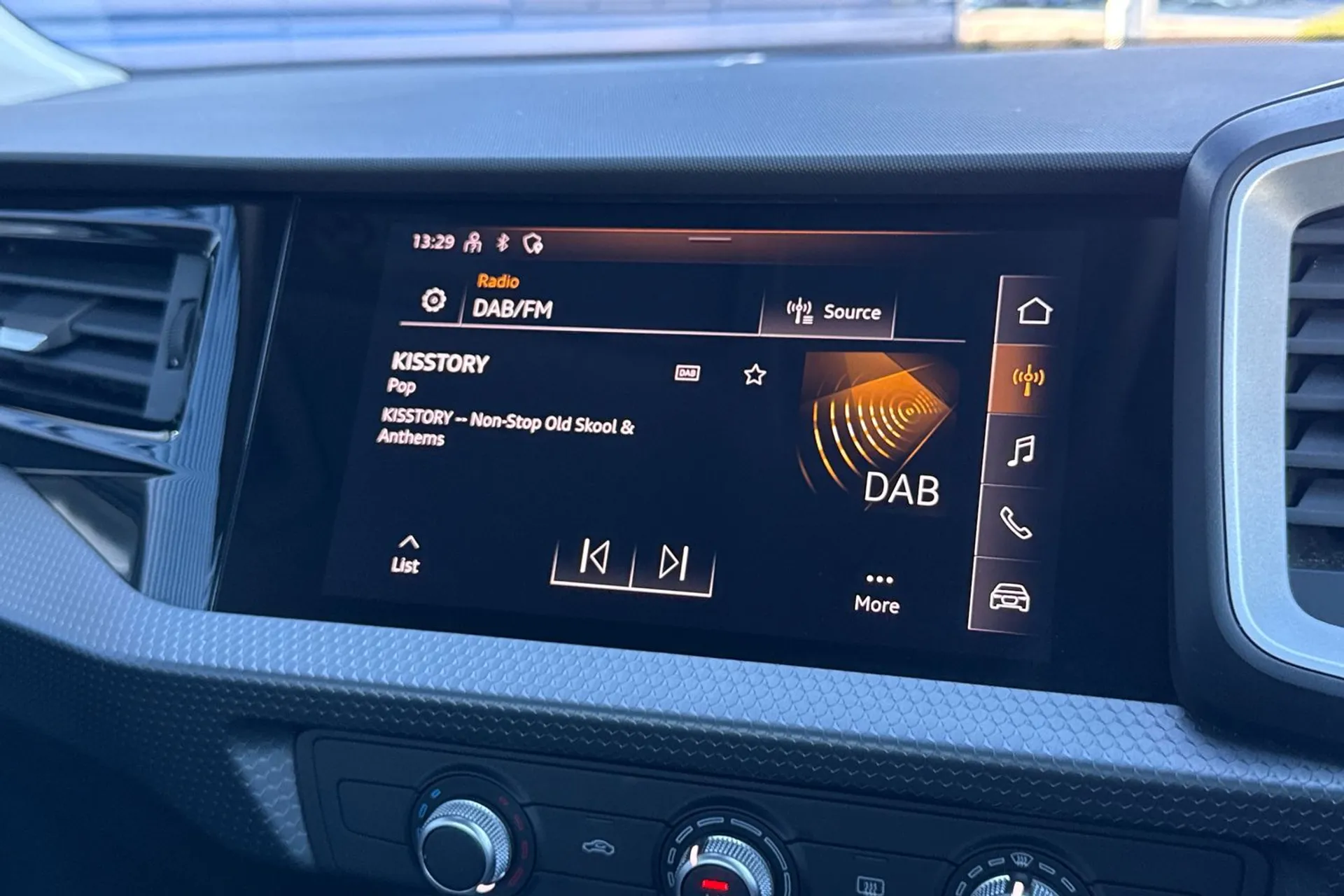 Audi A1 thumbnail image number 21