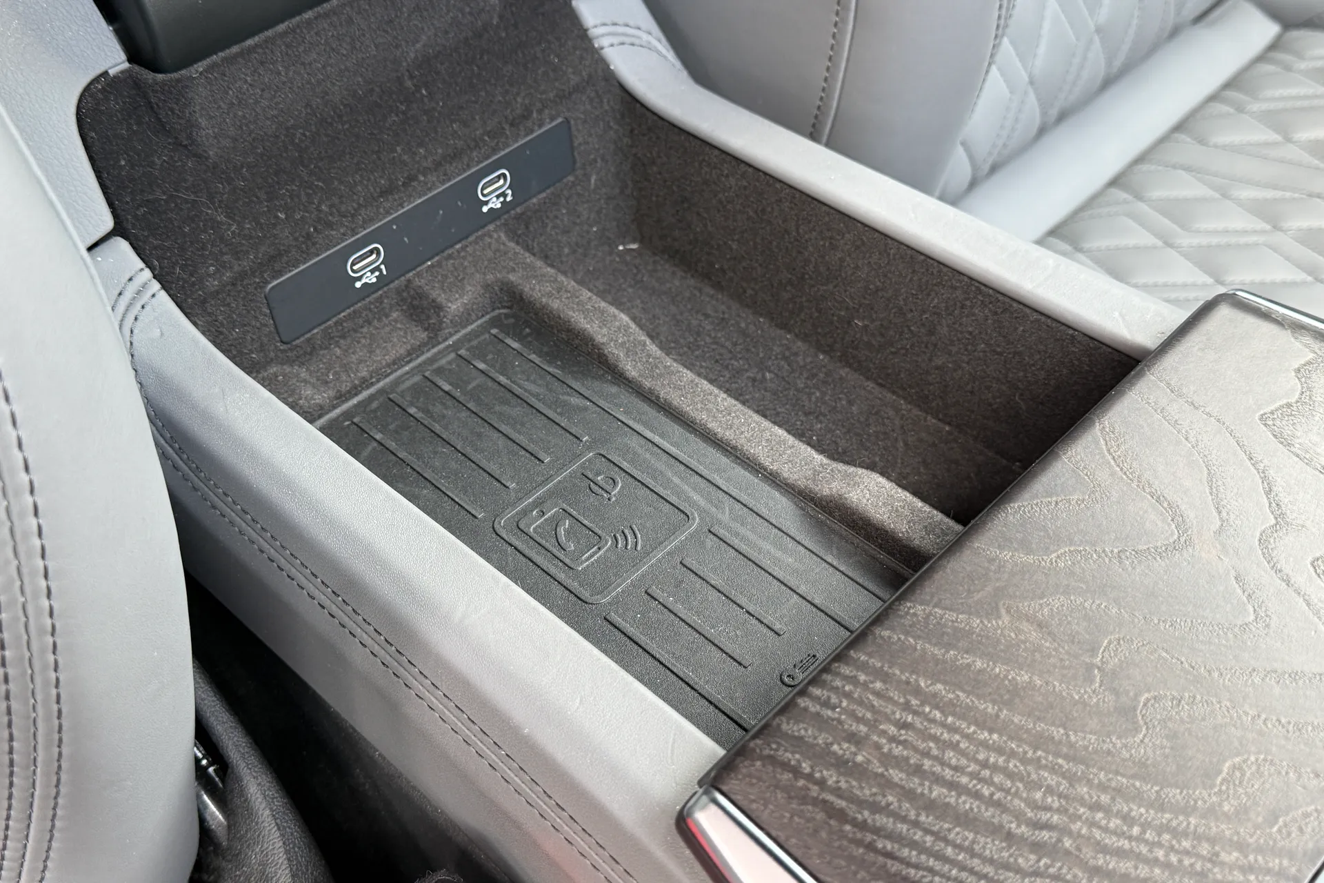 Audi A6 thumbnail image number 45