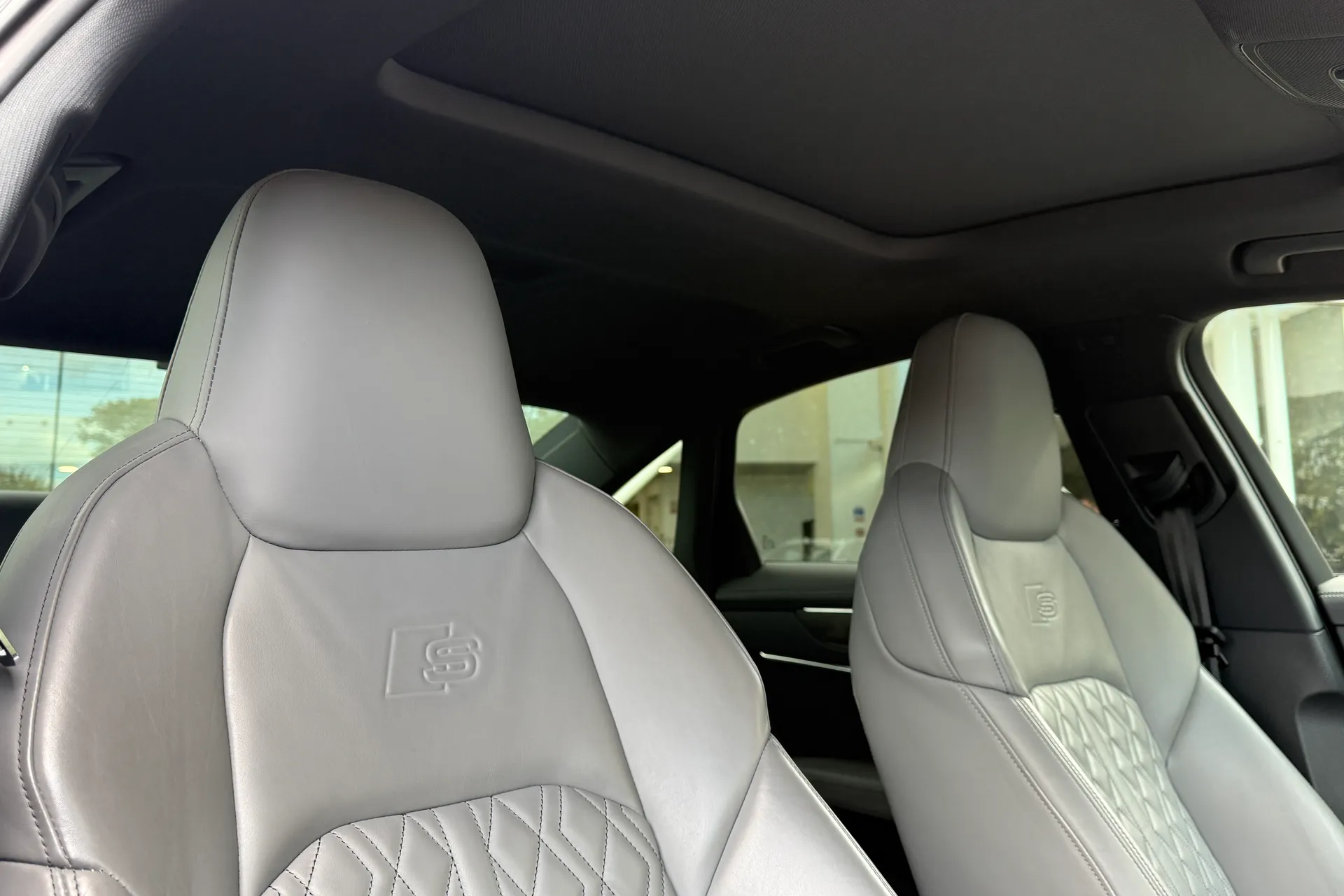 Audi A6 thumbnail image number 40