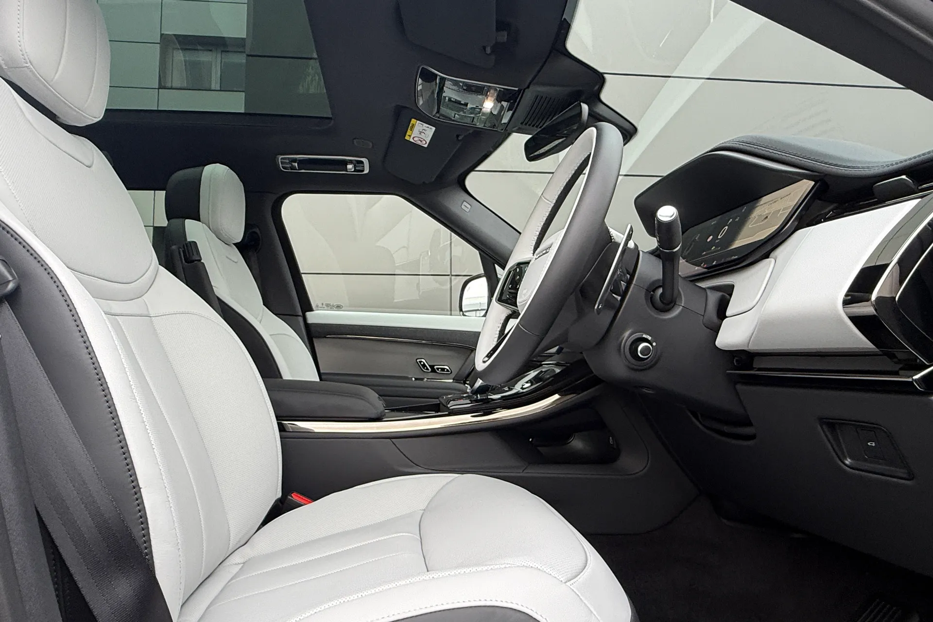 LAND ROVER RANGE ROVER SPORT thumbnail image number 16